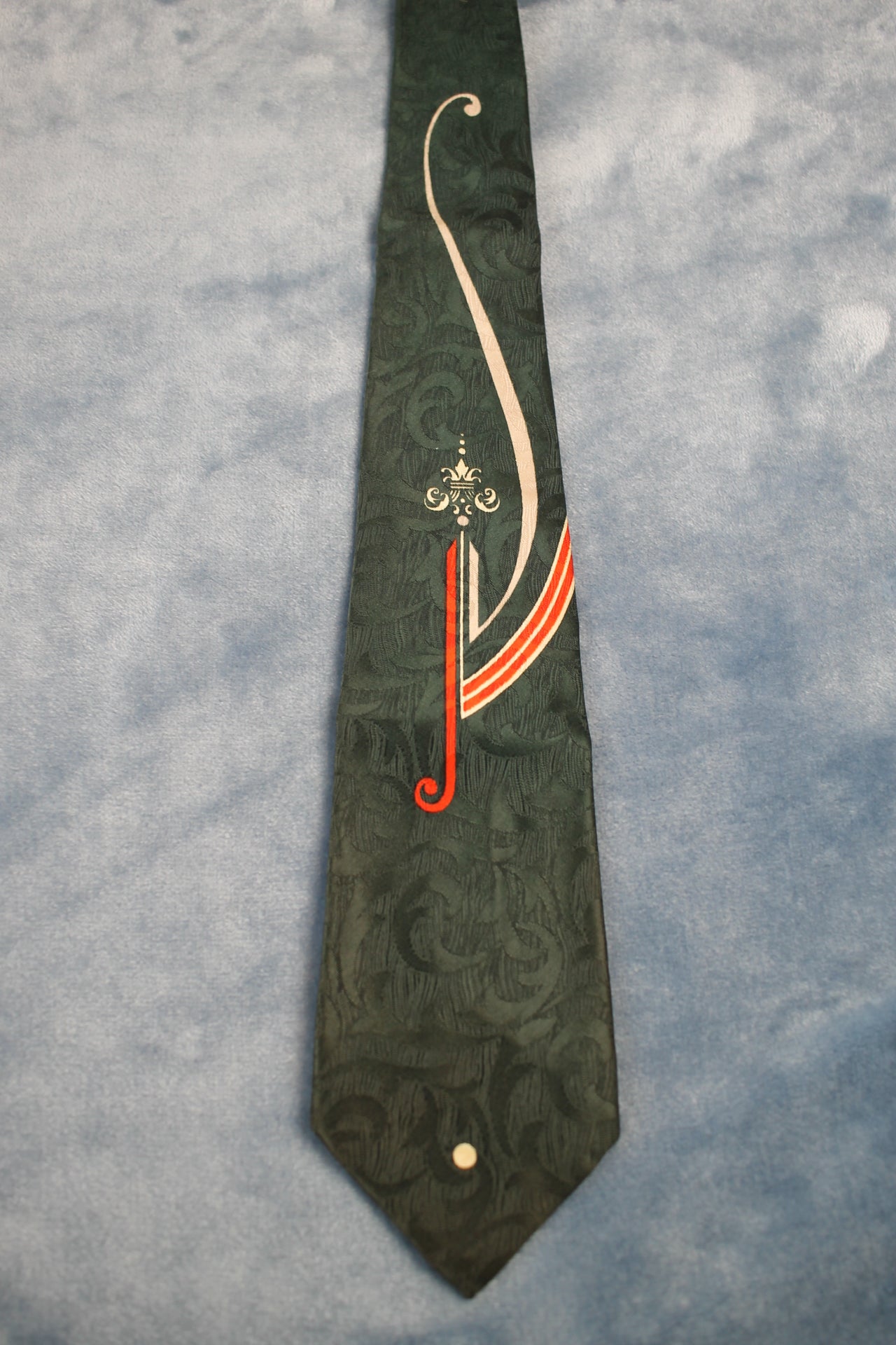 Vintage Metcalf Harry Polasky 1940s/50s dark green red white pattern swing tie