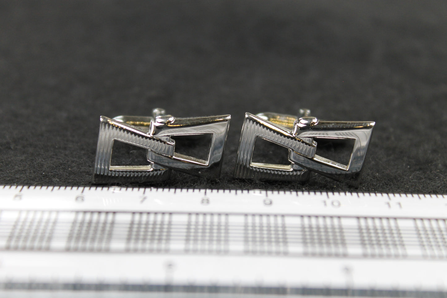 Vintage Silver Interlinked Rhombus Cufflinks