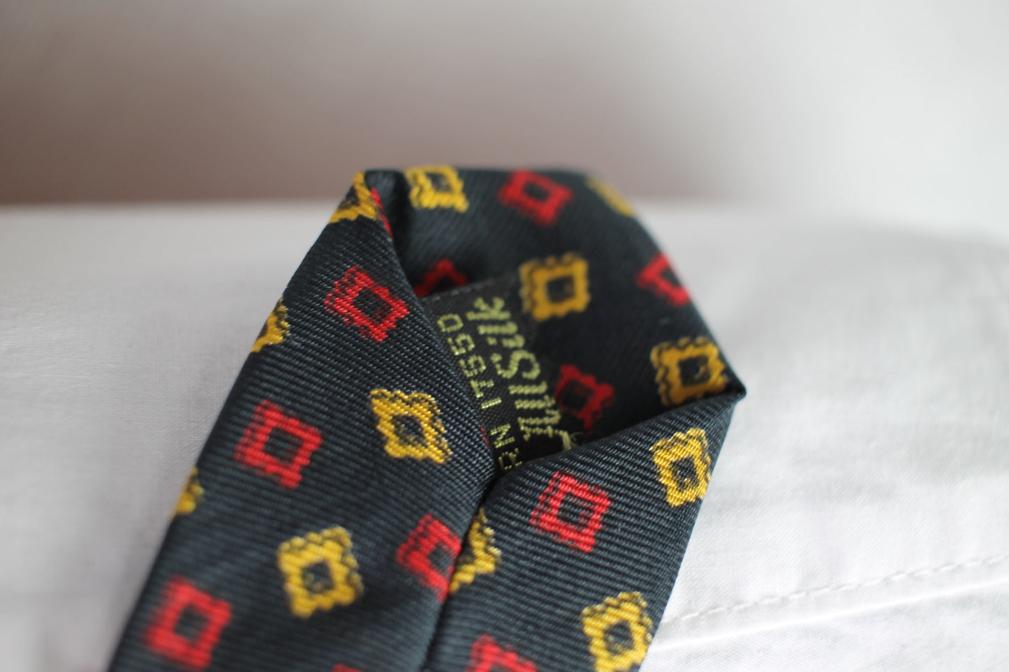 Vintage 1940s/50s all silk black red gold squares pattern tie