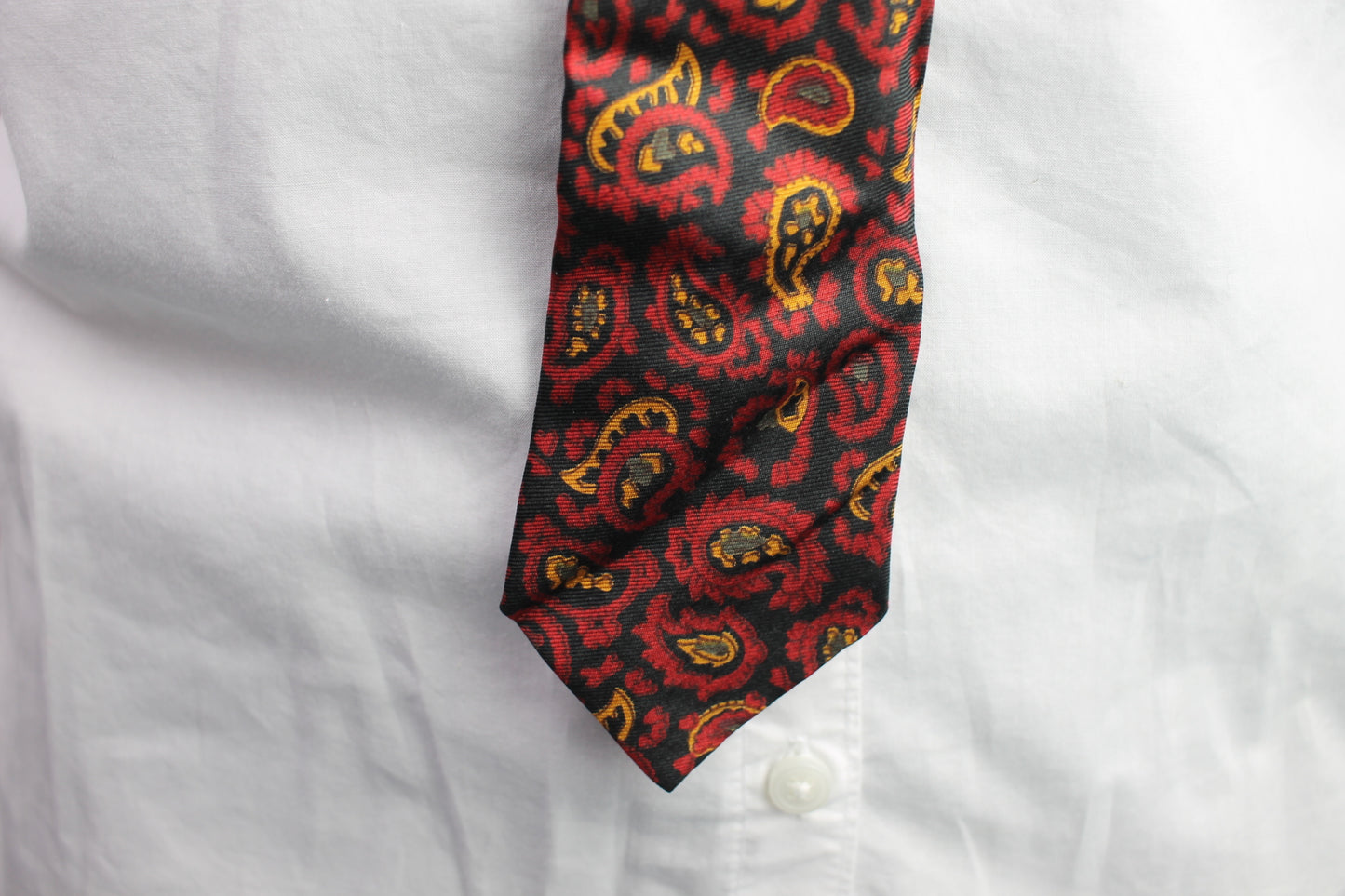Vintage Sears black red orange paisley pattern swing tie
