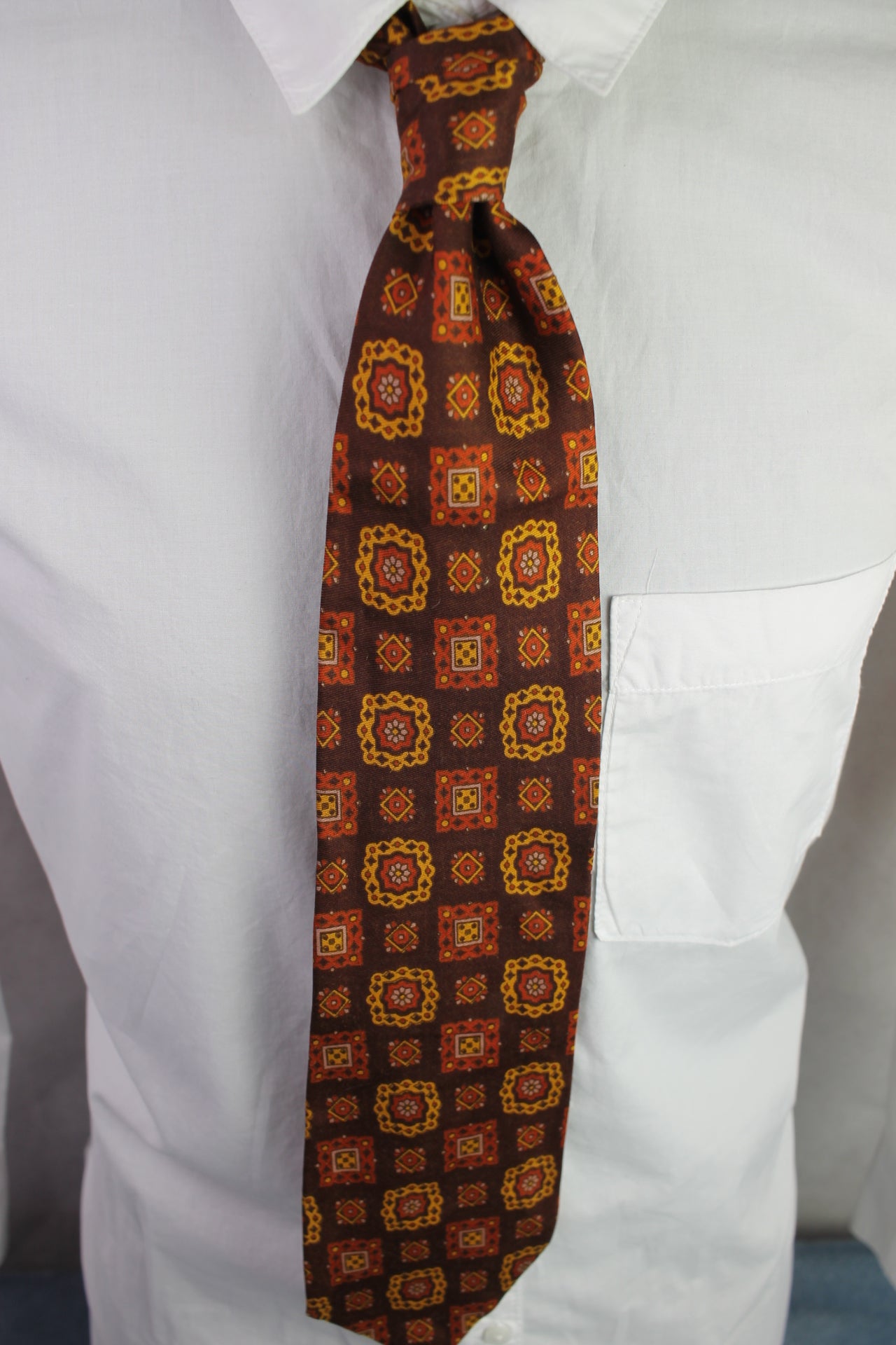 Vintage 1940s/50s all silk brown orange yellow daisy pattern swing tie TIM