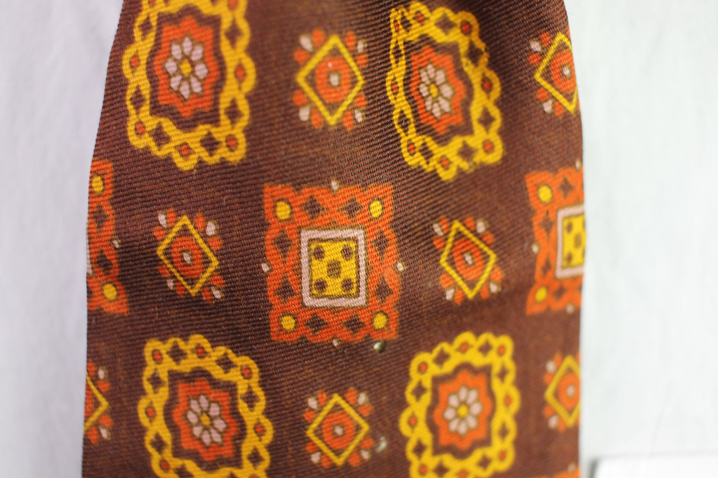 Vintage 1940s/50s all silk brown orange yellow daisy pattern swing tie TIM