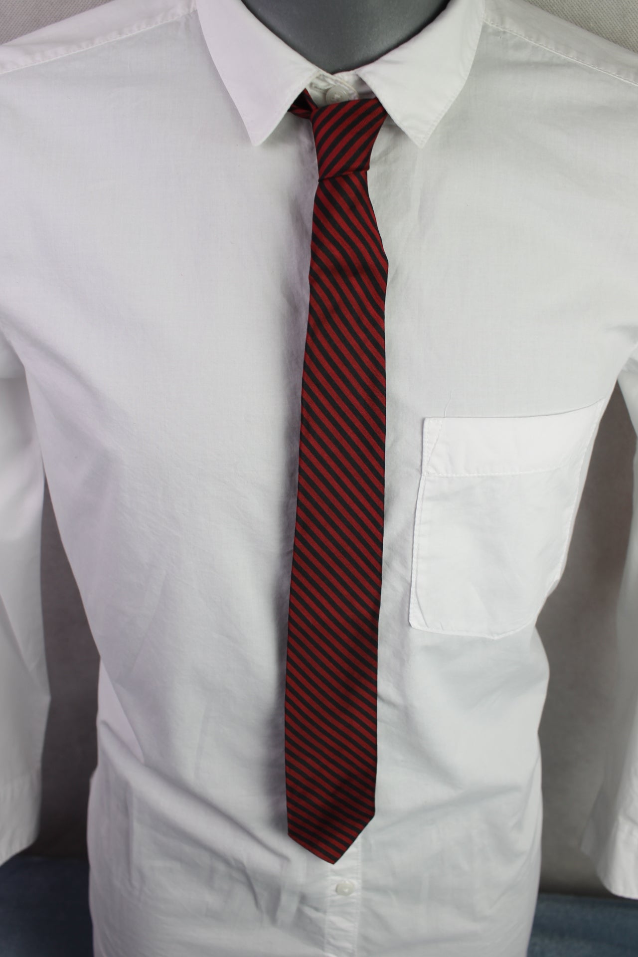 Vintage Haband Paterson all silk dark red black striped pattern skinny tie