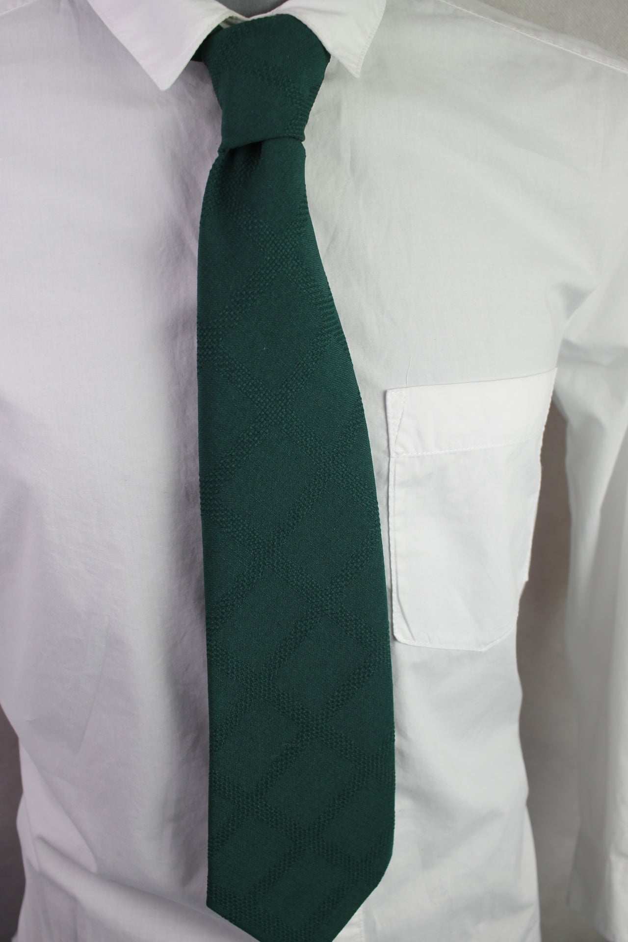 Vintage Fruit of the Loom dark green textured pattern tie