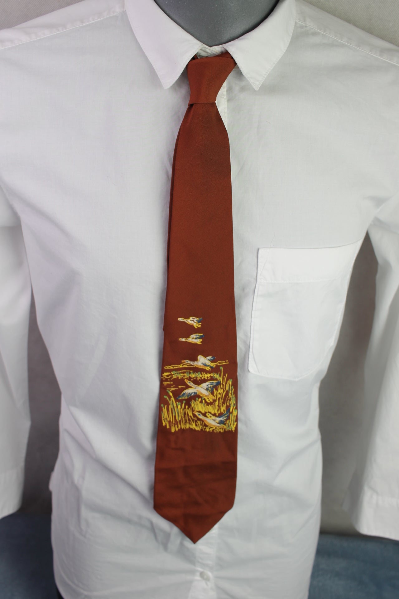 Vintage Pilgrim brown ducks flying scene pattern tie