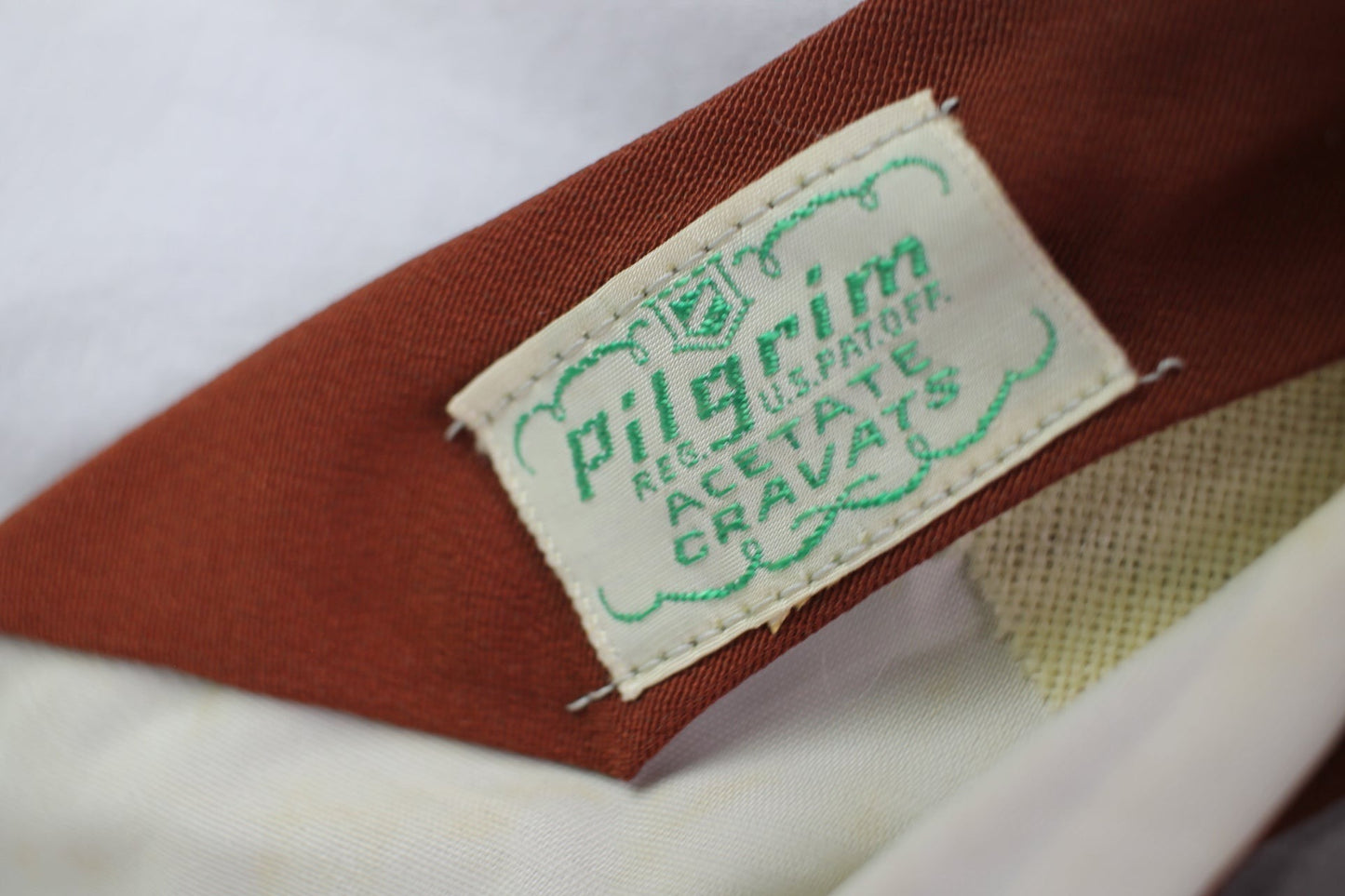 Vintage Pilgrim brown ducks flying scene pattern tie