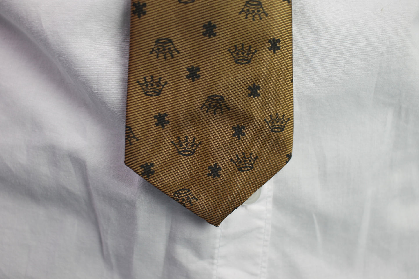 Vintage gold black crown motifs pattern skinny tie