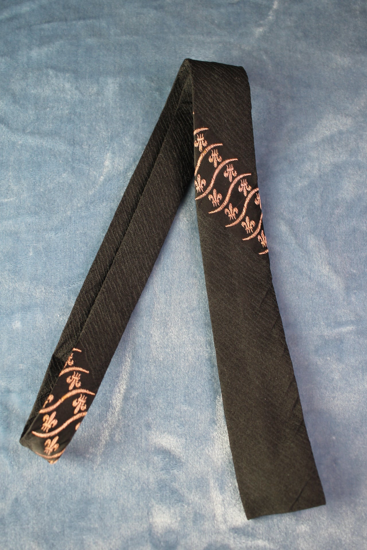 Vintage Wembley black pink detail square end pattern skinny tie