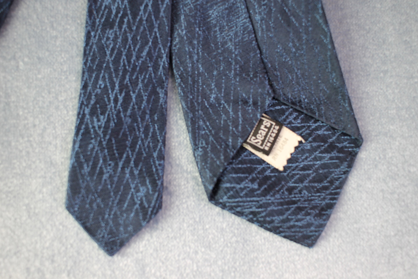 Vintage Sears 2 tone blue metallic look pattern skinny tie