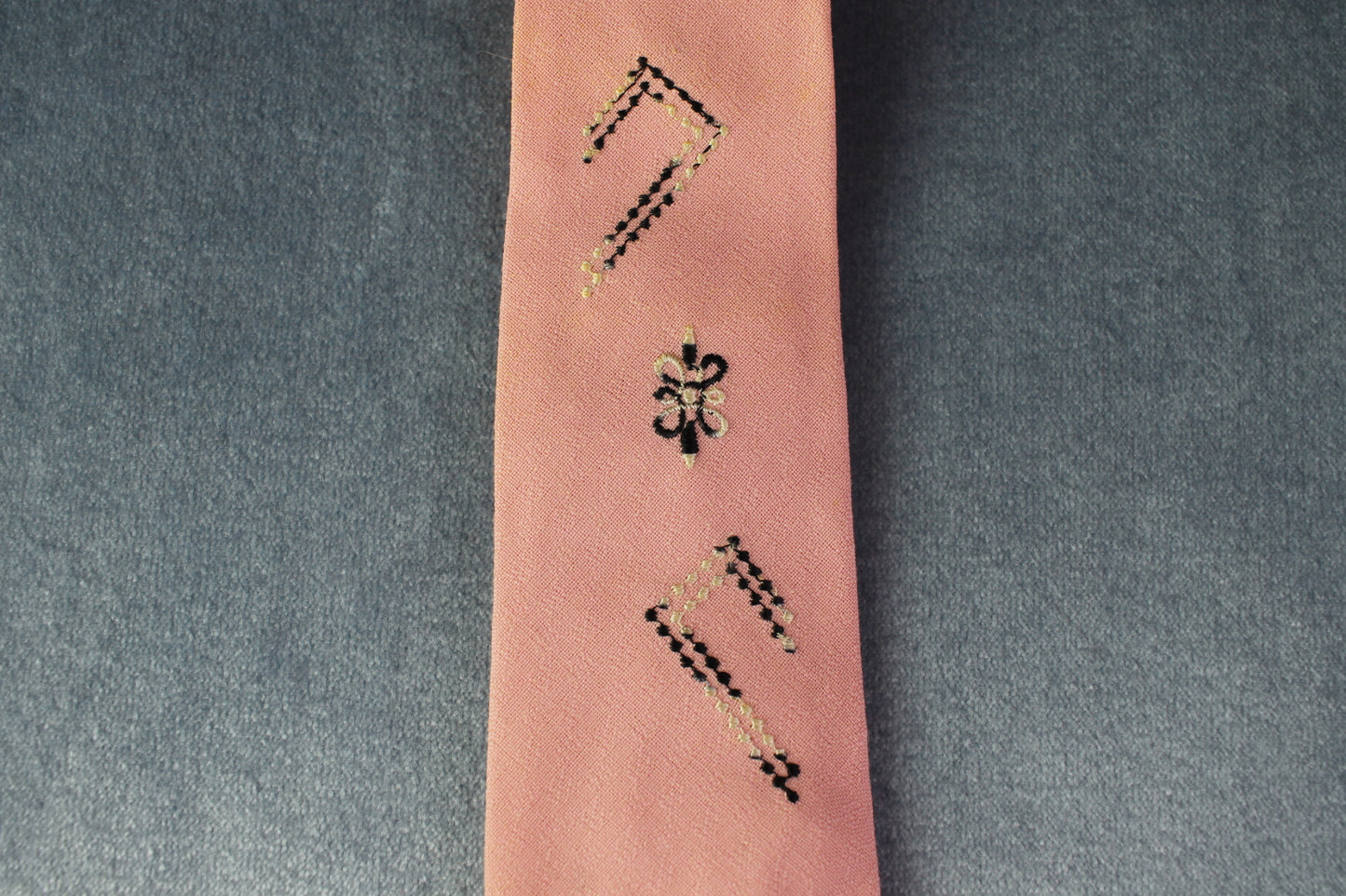 Vintage Palm Springs baby pink black cream motifs pattern tie