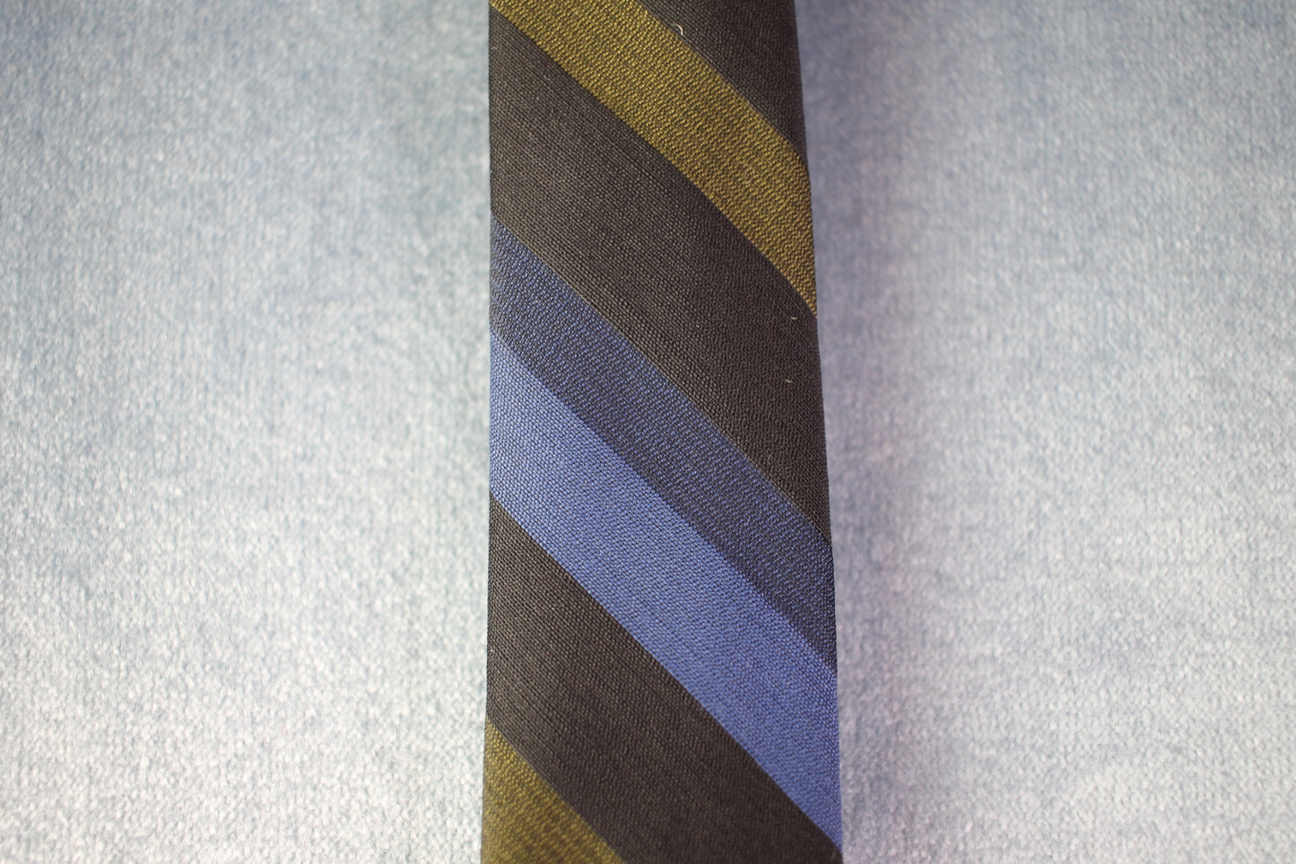 Vintage Famous Barr Co 2 tone brown blue striped pattern skinny tie