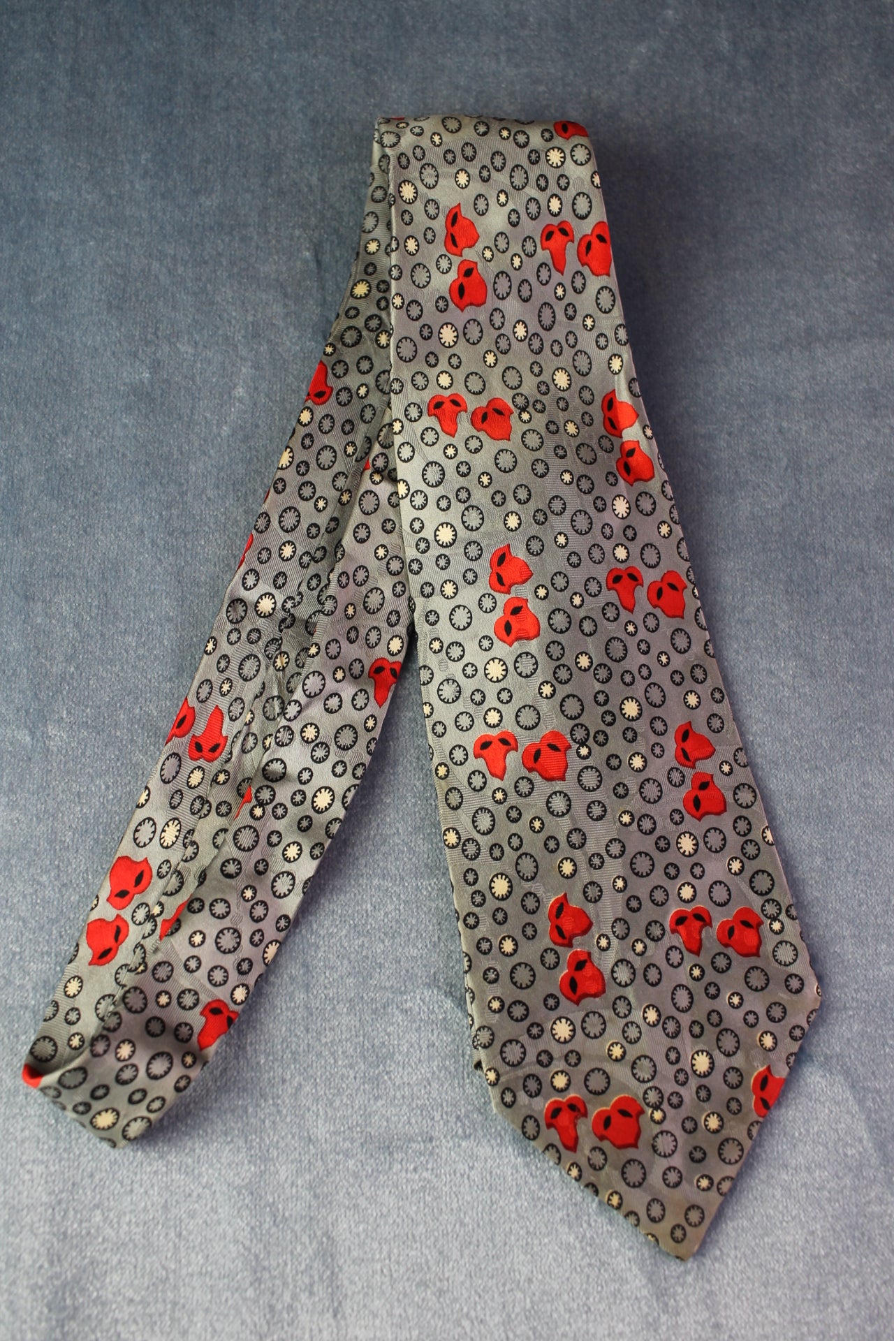 Vintage Titche Goettinger Co silver red white circles pattern tie
