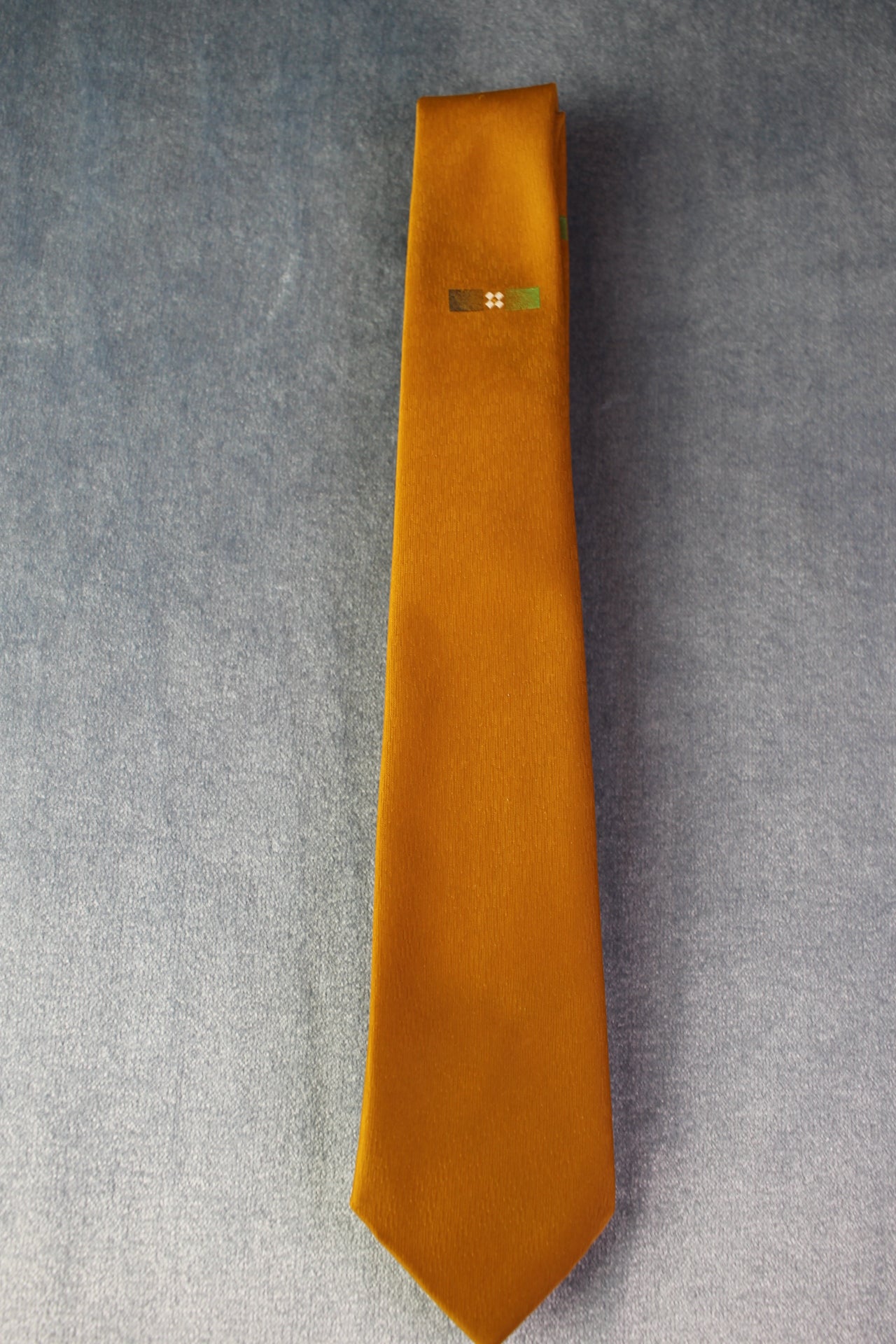 Vintage Penneys Towncraft mustard green black faded motif pattern skinny tie