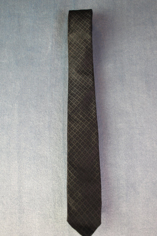 Vintage Famous Barr all silk black square pattern skinny tie