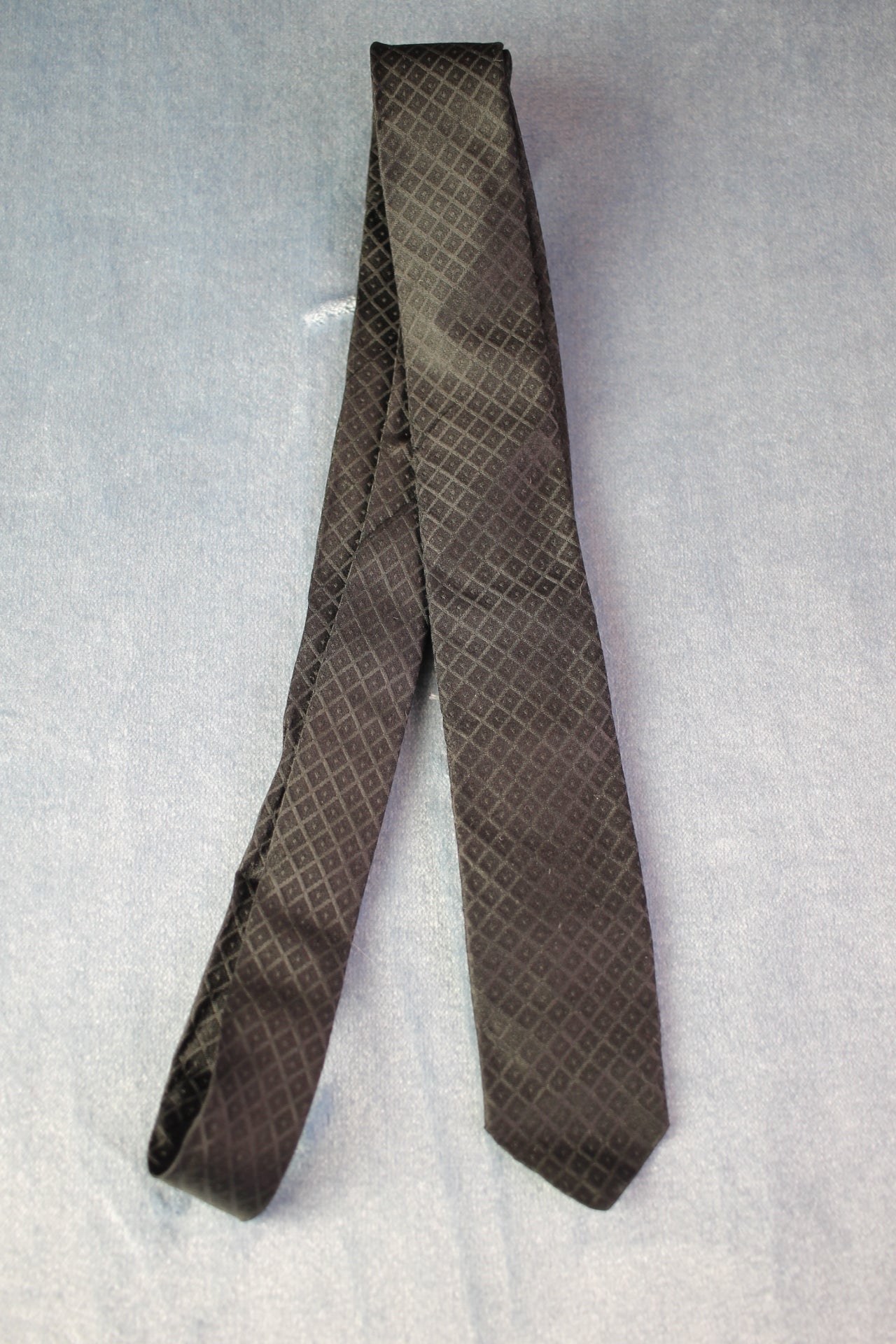 Vintage Famous Barr all silk black square pattern skinny tie