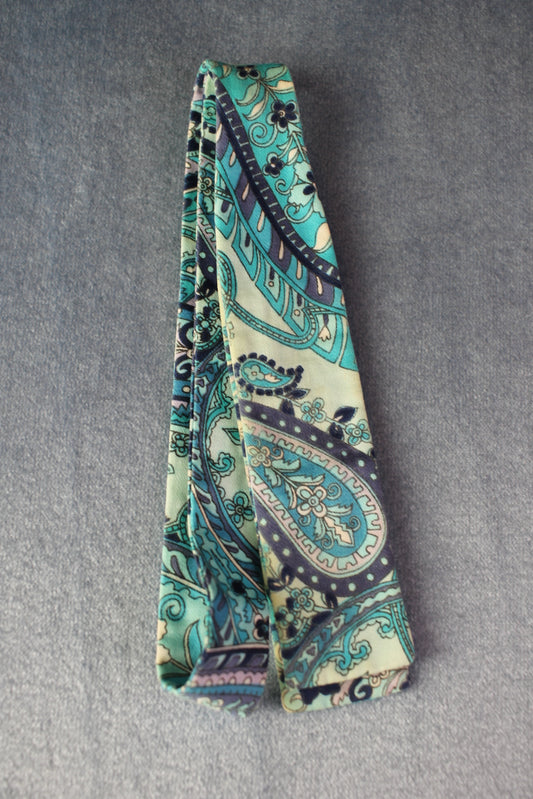 Vintage self tie paddle end 2 tone blue white paisley pattern bow tie