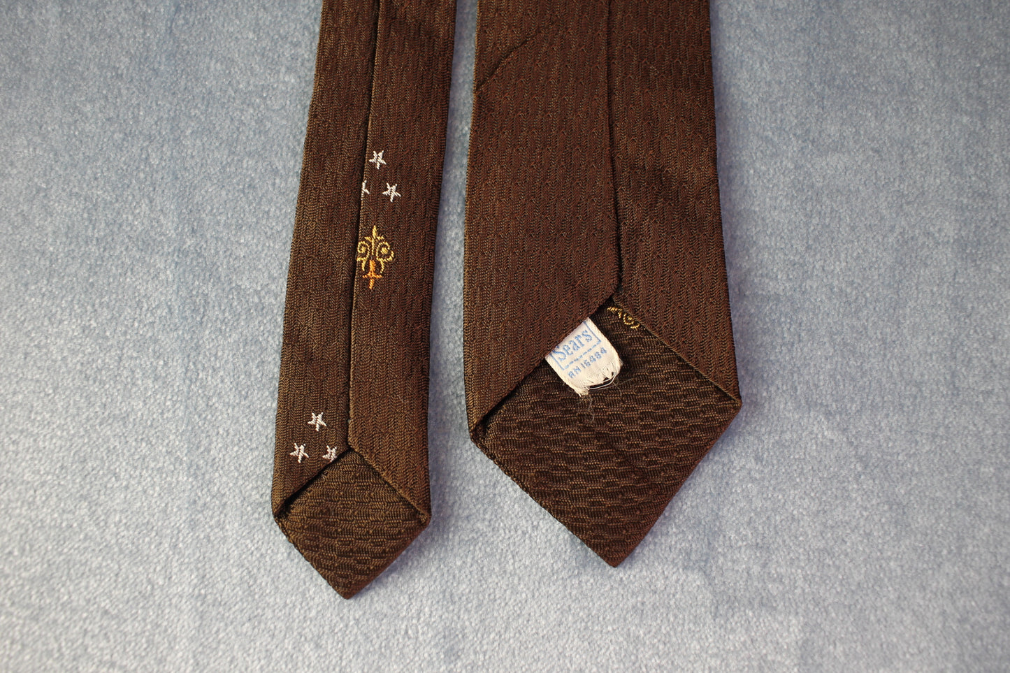 Vintage Sears brown gold silver motif weaved look pattern skinny tie