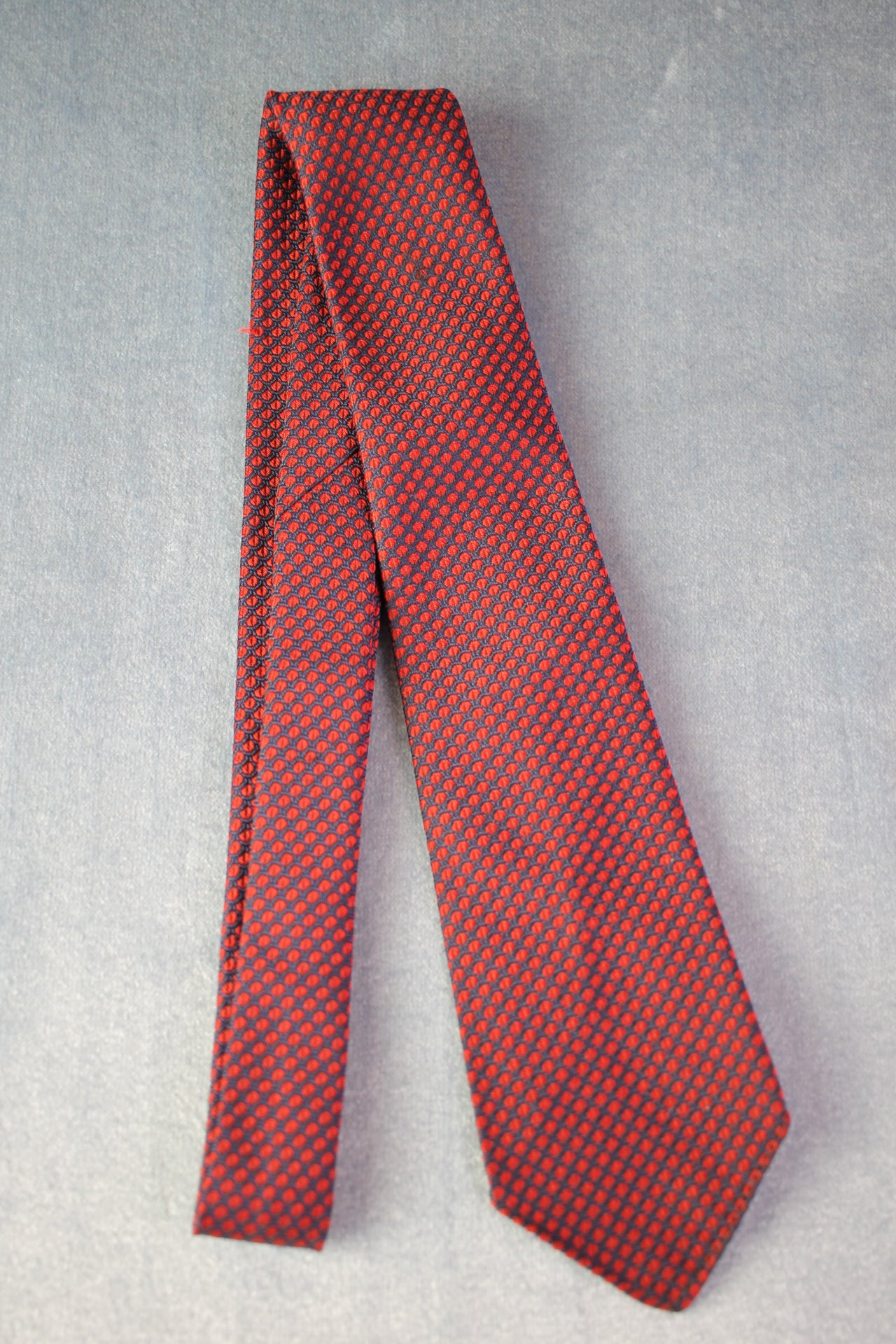 Vintage red blue pattern tie