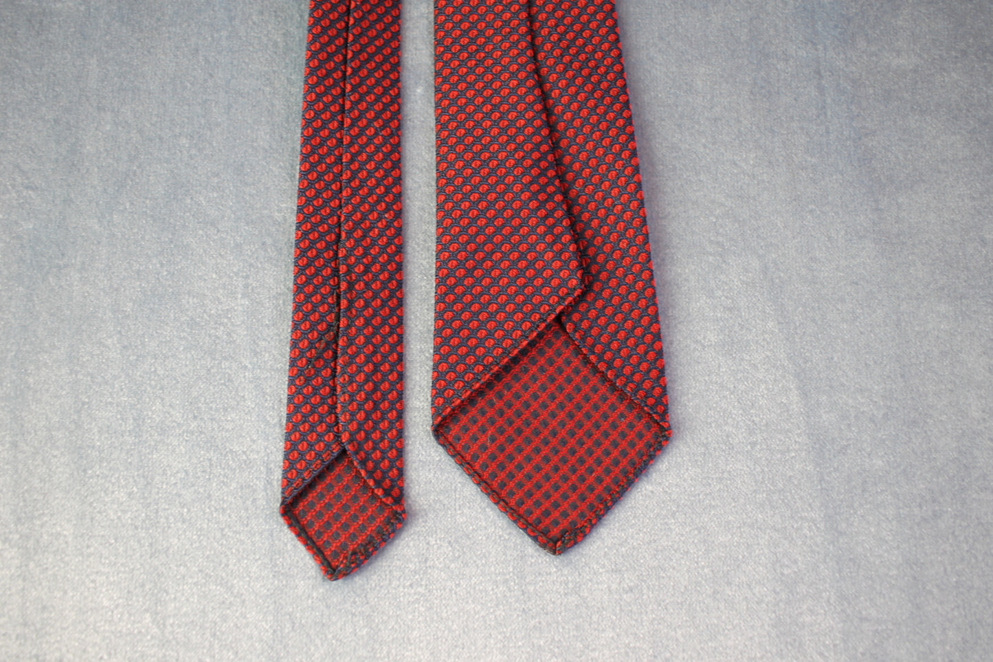 Vintage red blue pattern tie