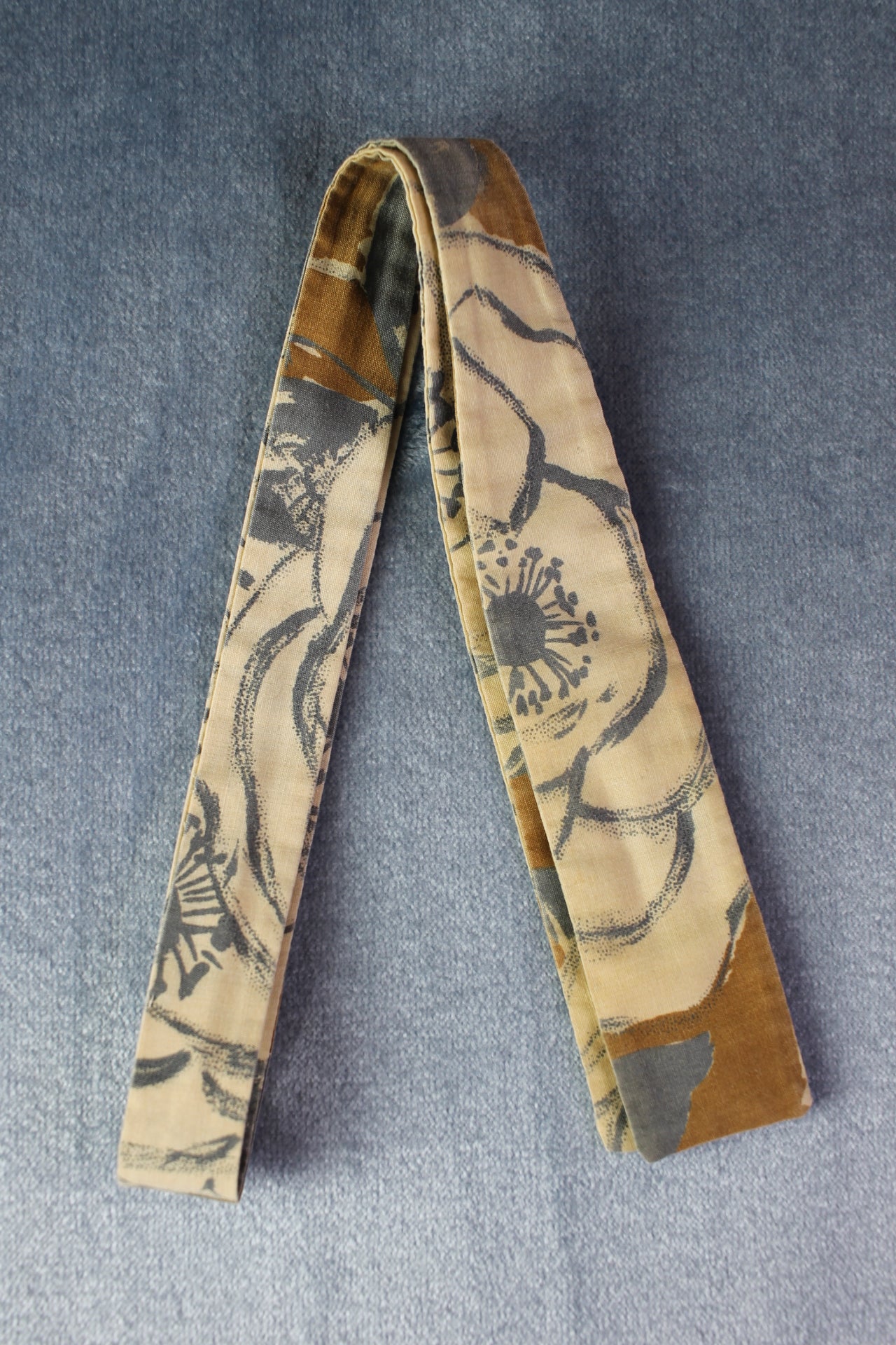 Vintage self tie paddle end beige brown grey pattern bow tie