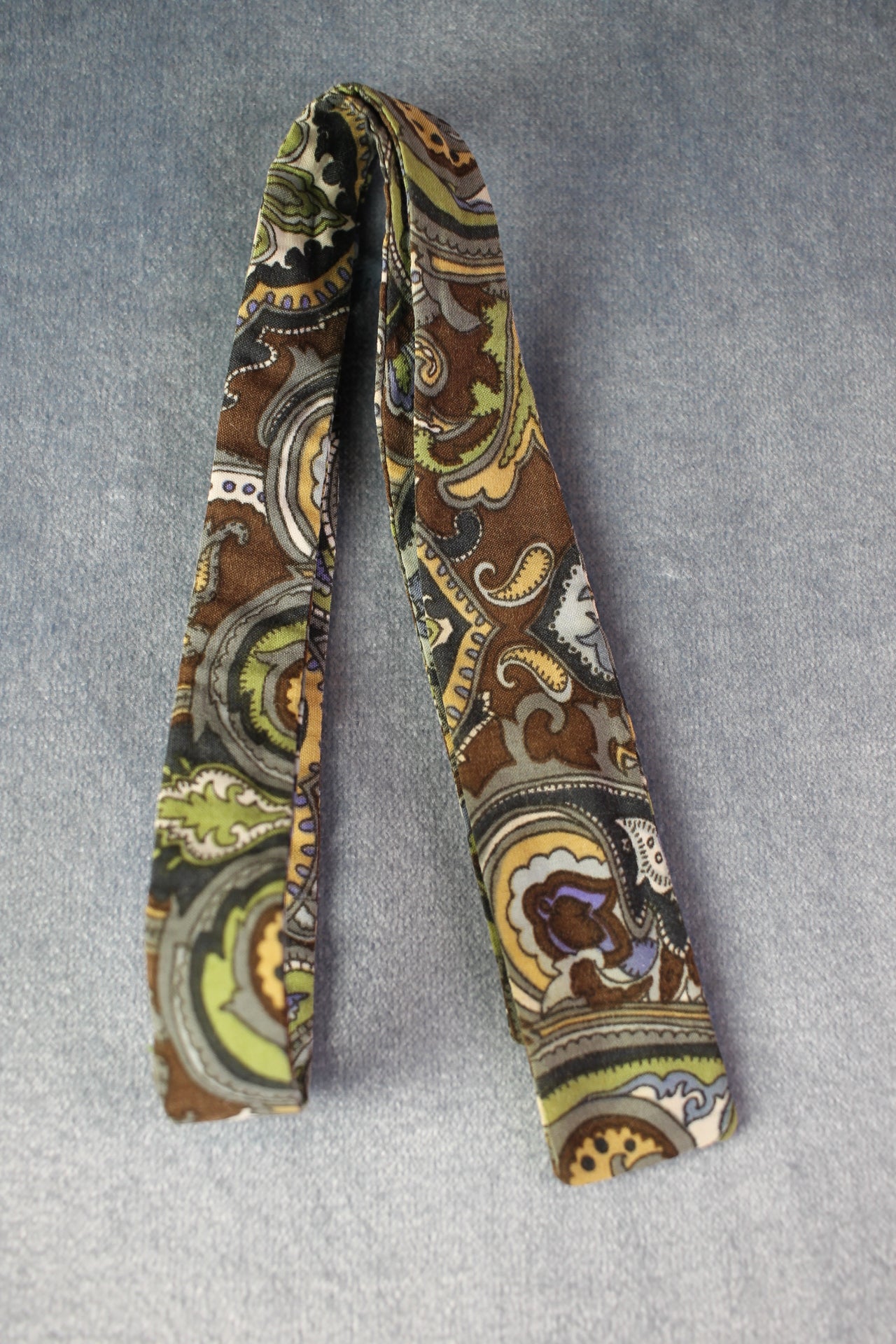 Vintage self tie paddle end brown green blue pattern bow tie