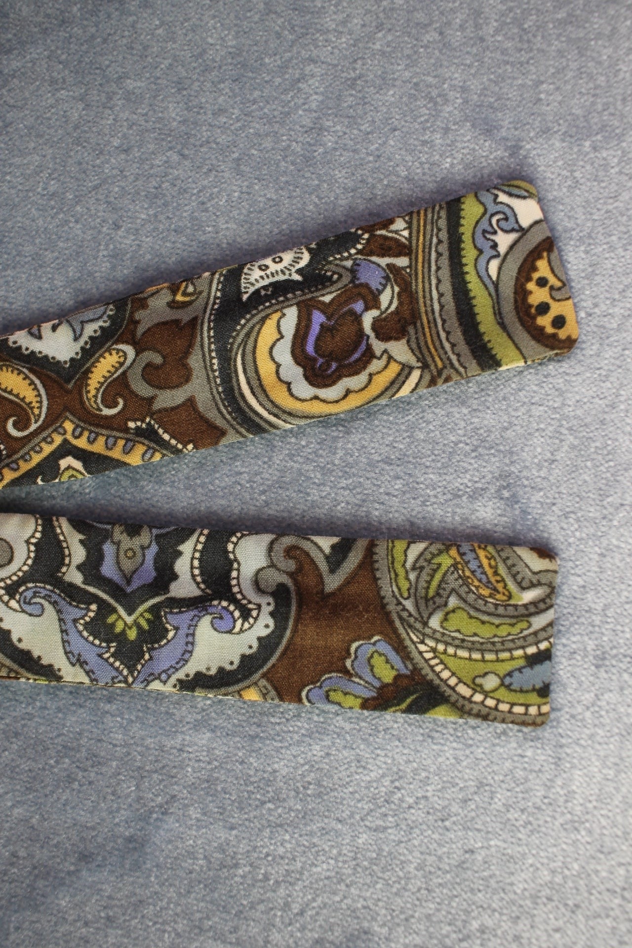 Vintage self tie paddle end brown green blue pattern bow tie