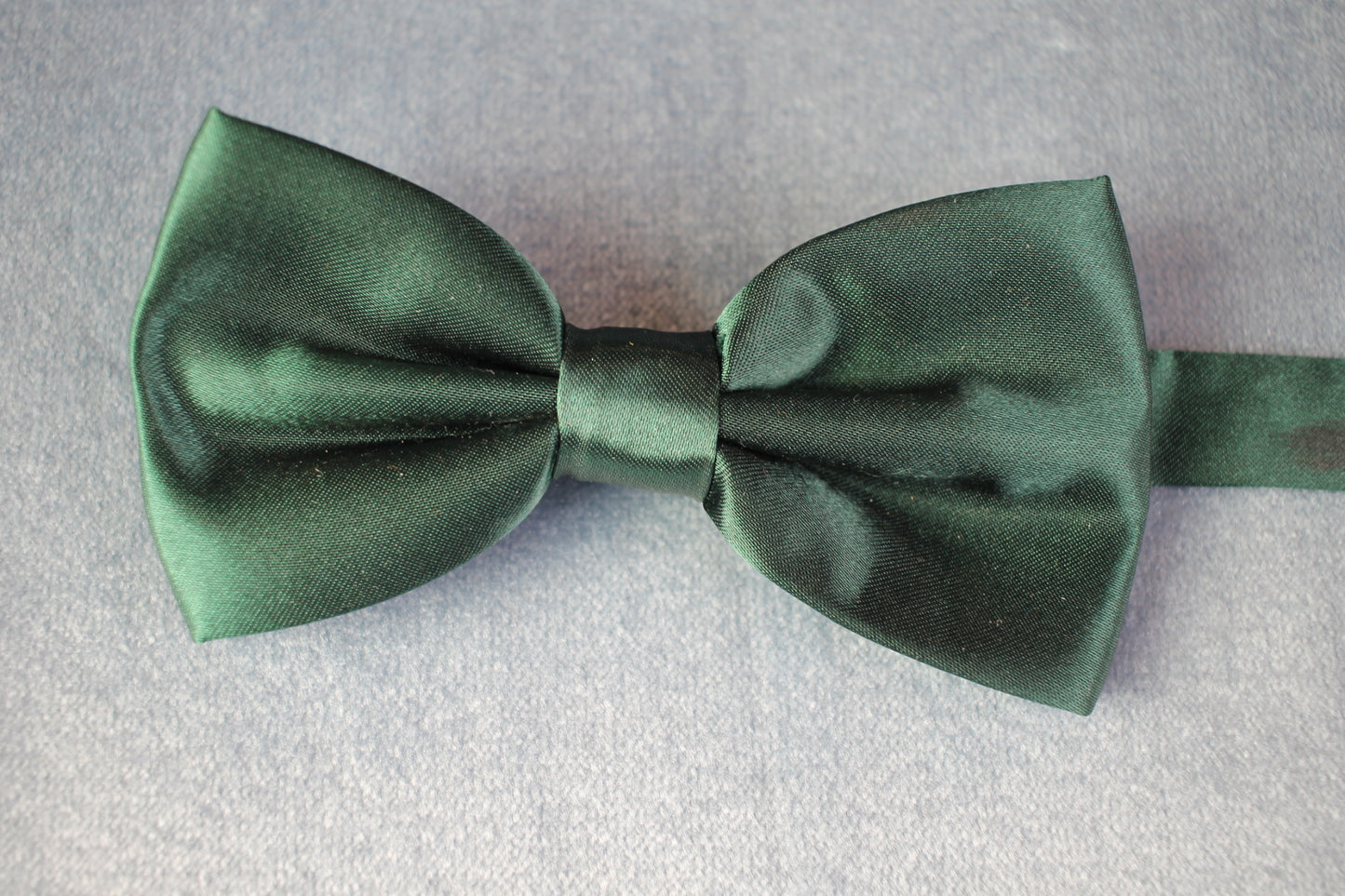 Vintage pre-tied dark green satin bow tie adjustable