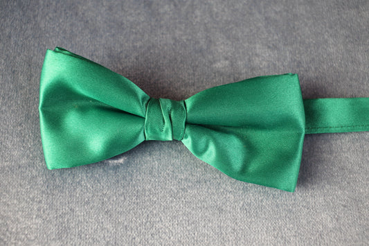 Vintage pre-tied bright green bow tie adjustable