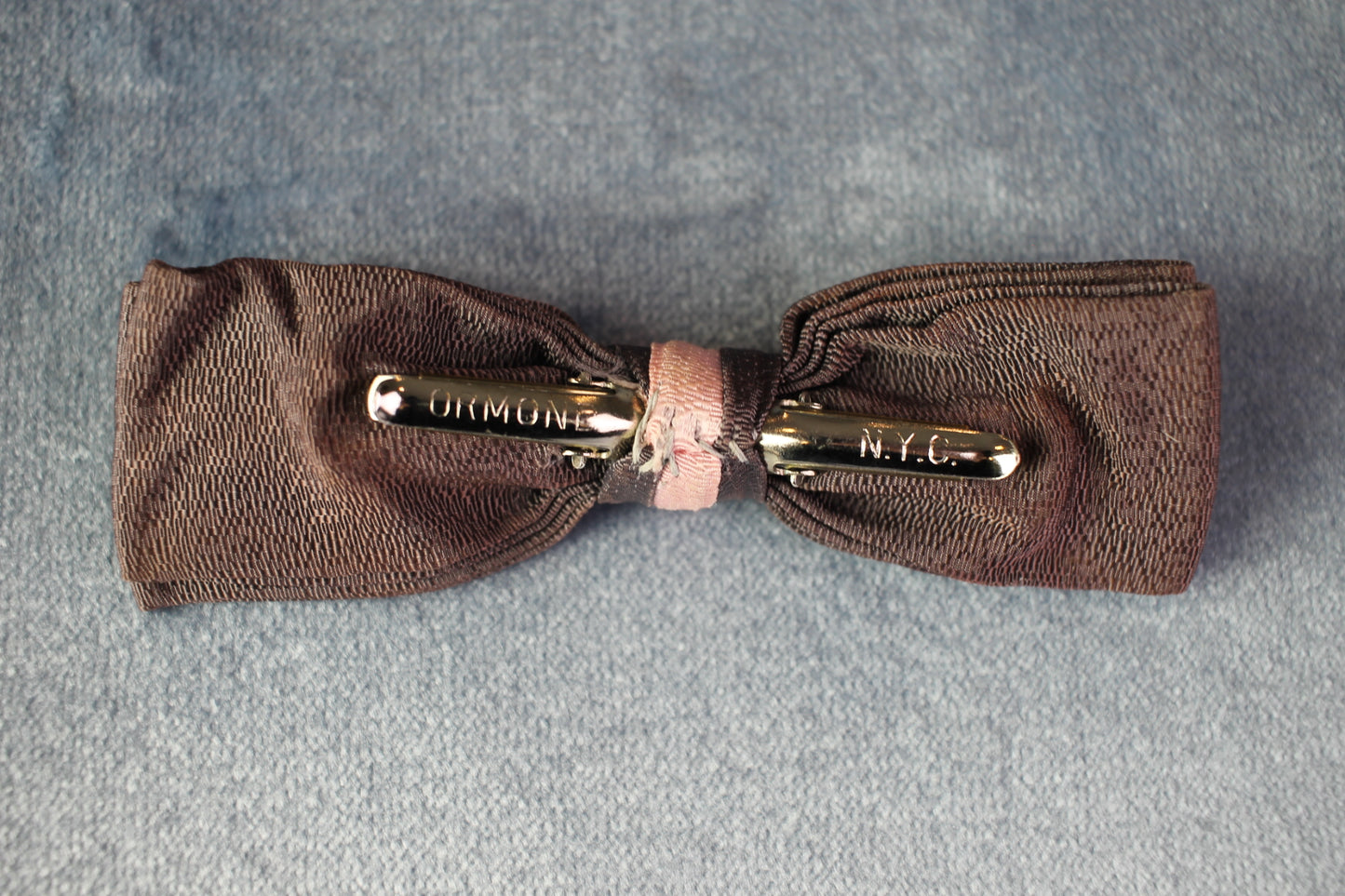 Vintage pre-tied clip on grey pink motifs bow tie