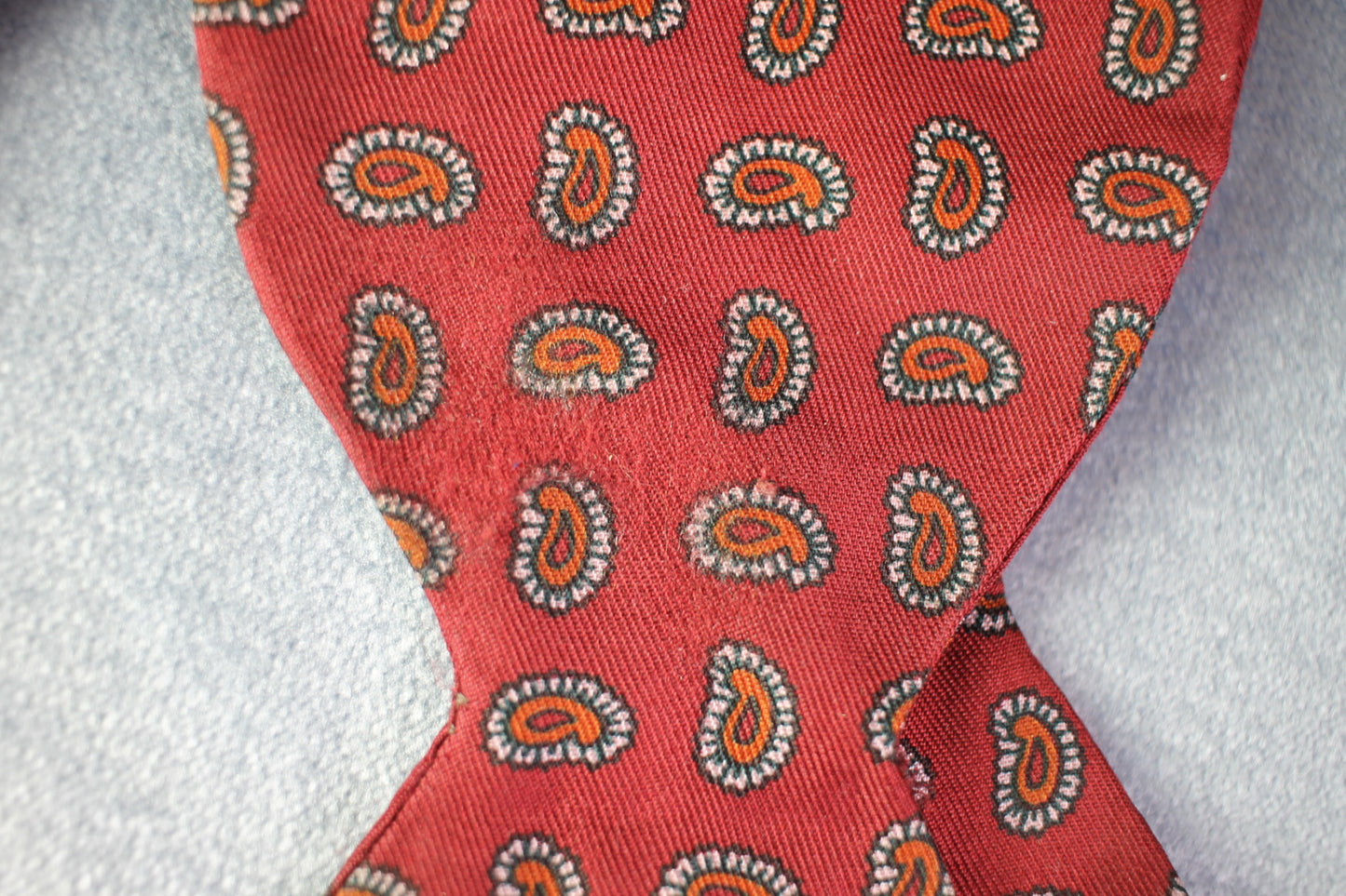 Vintage self tie thistle end all silk deep red orange white repeat motif pattern bow tie adjustable