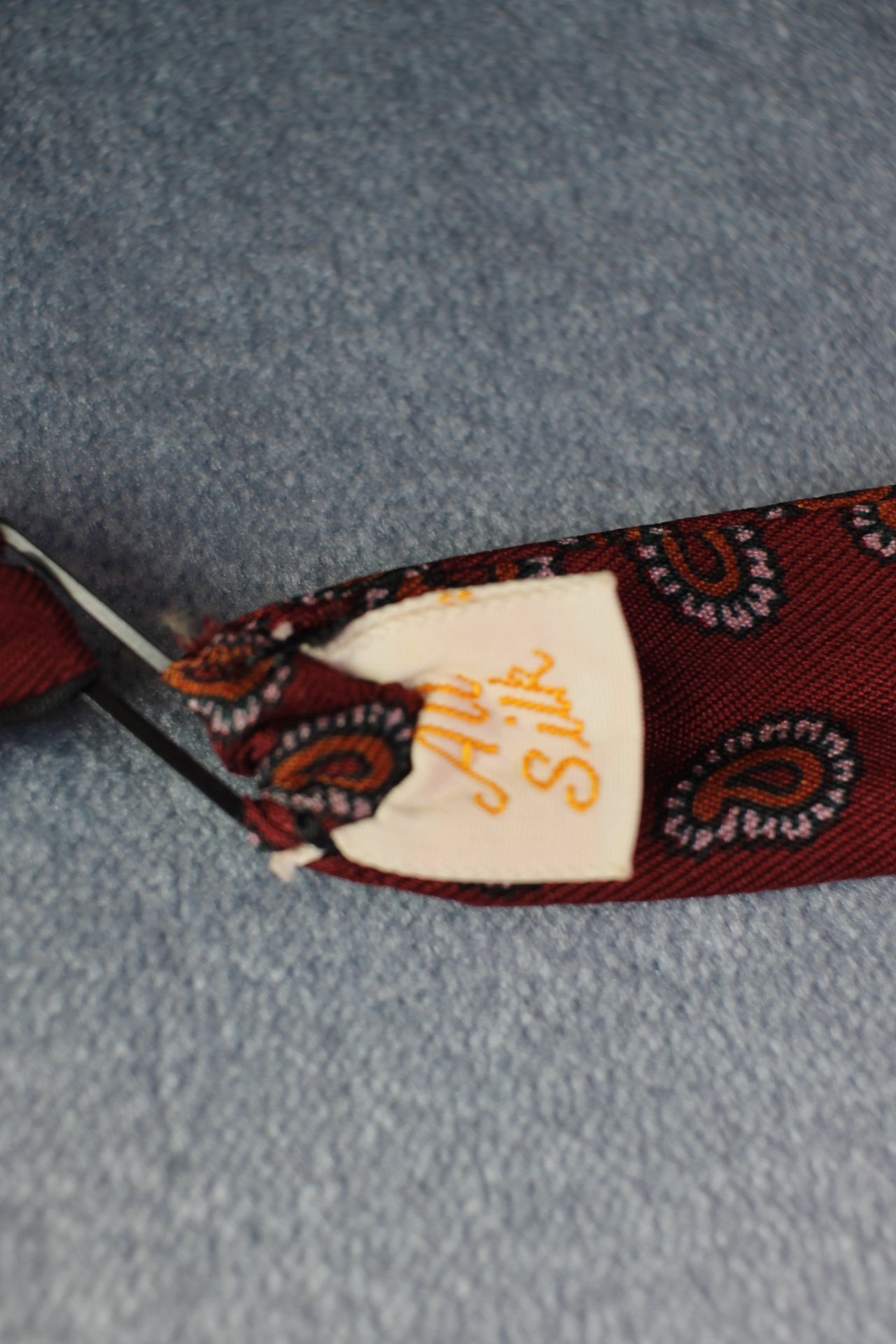 Vintage self tie thistle end all silk deep red orange white repeat motif pattern bow tie adjustable