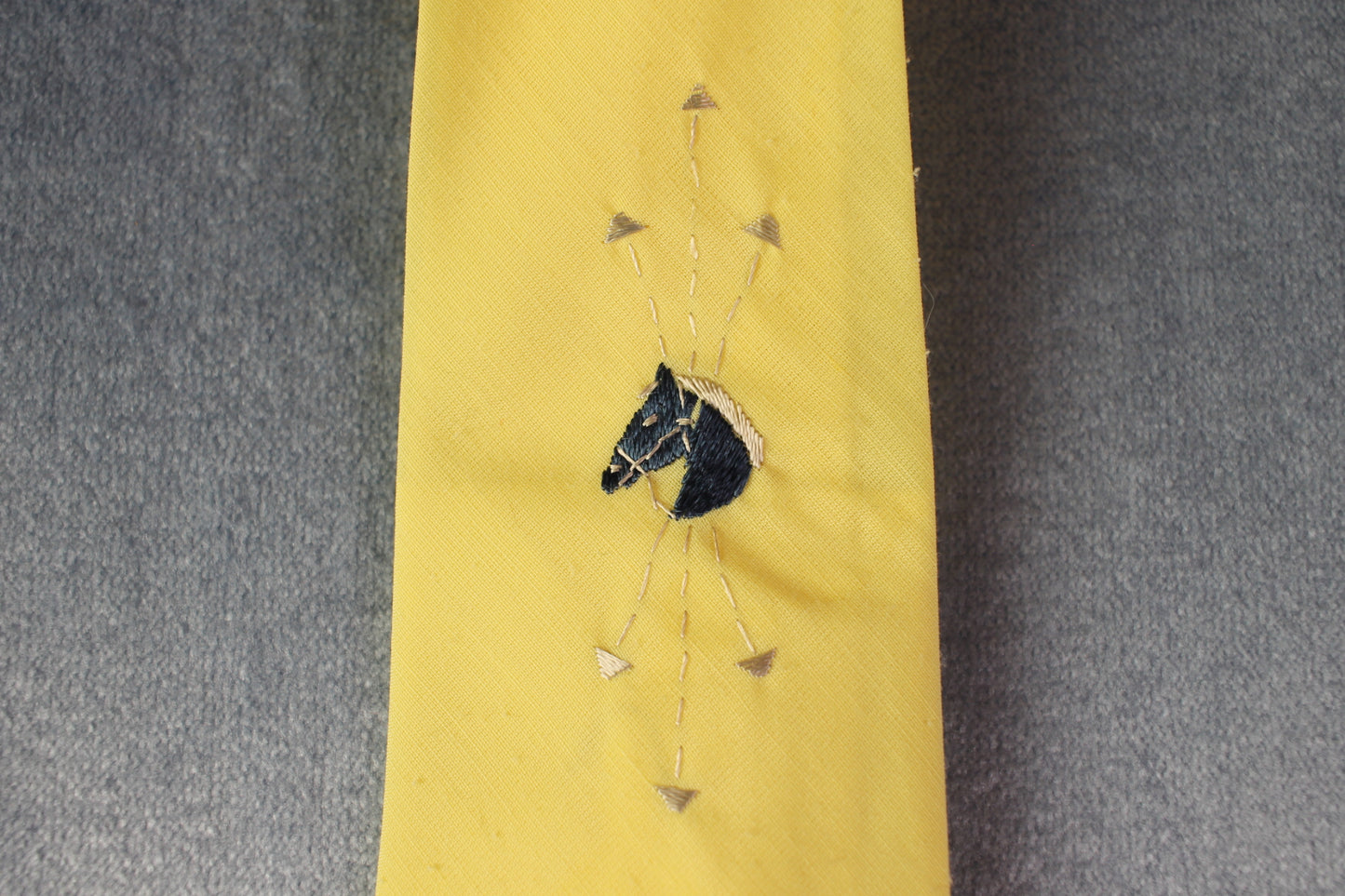 Vintage Donfield 1940/50s lemon coloured blue horse head tie