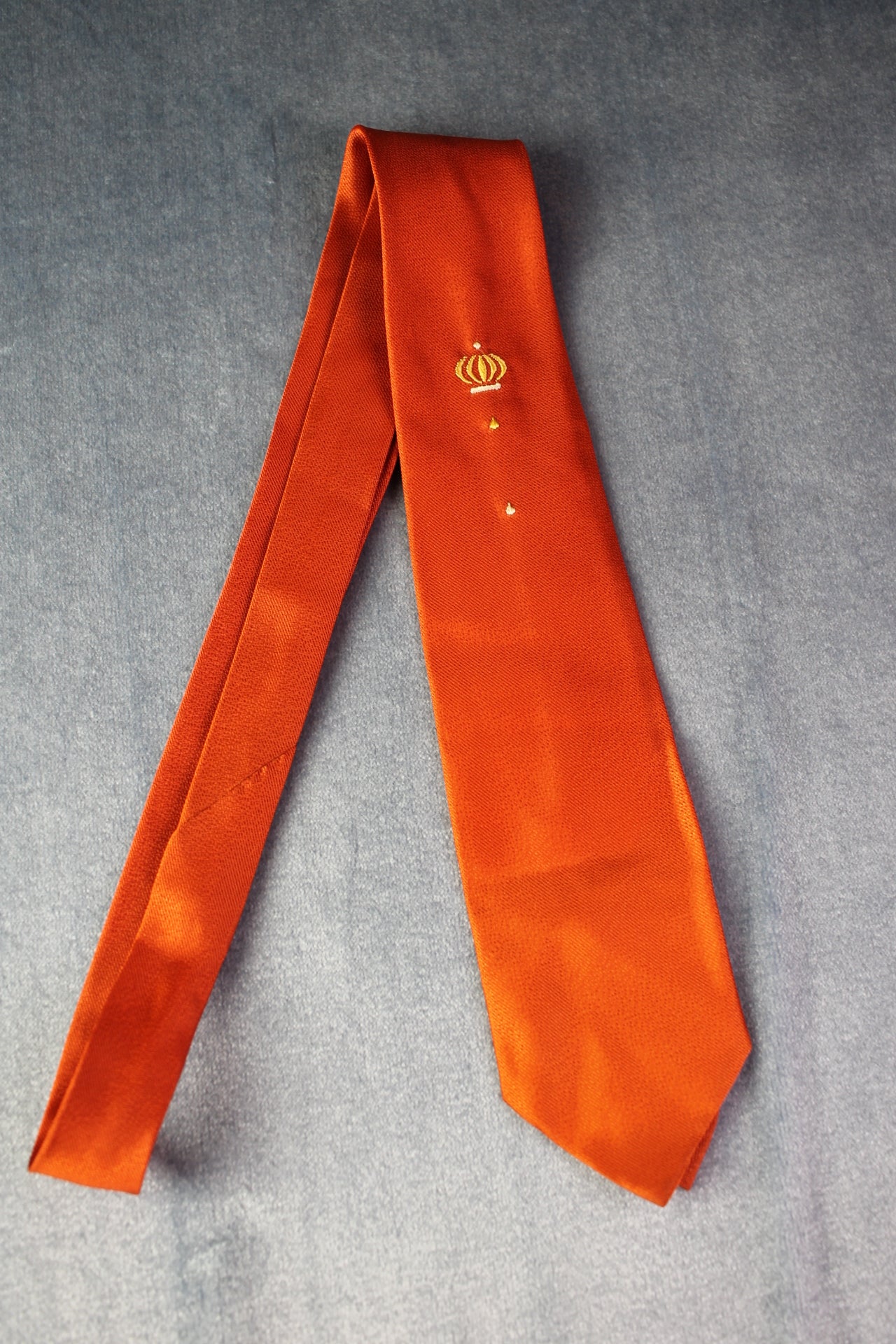 Vintage burnt orange crown motif tie