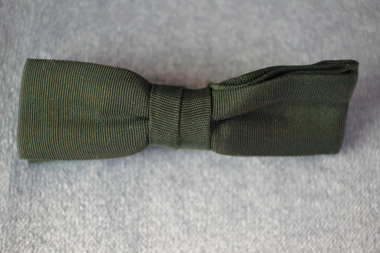 Vintage pre-tied clip on dark green textured bow tie