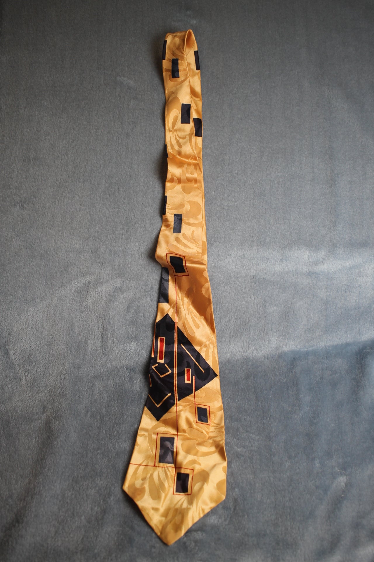 Vintage Desmonds 1940s/50s peach black red pattern kipper swing tie
