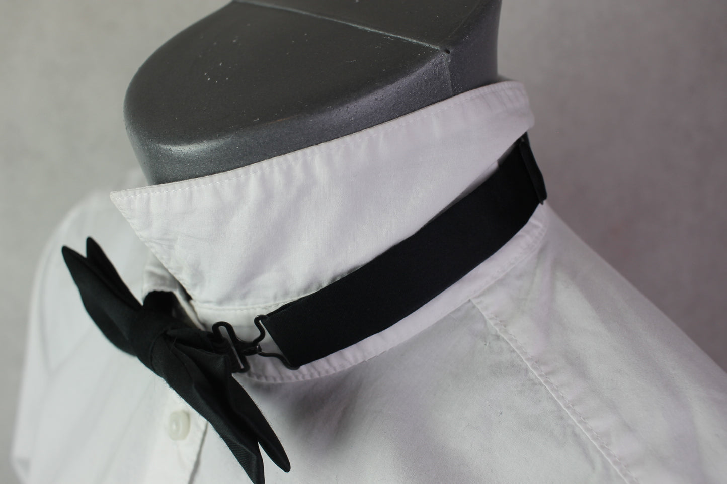 Vintage pre-tied black classic bow tie adjustable