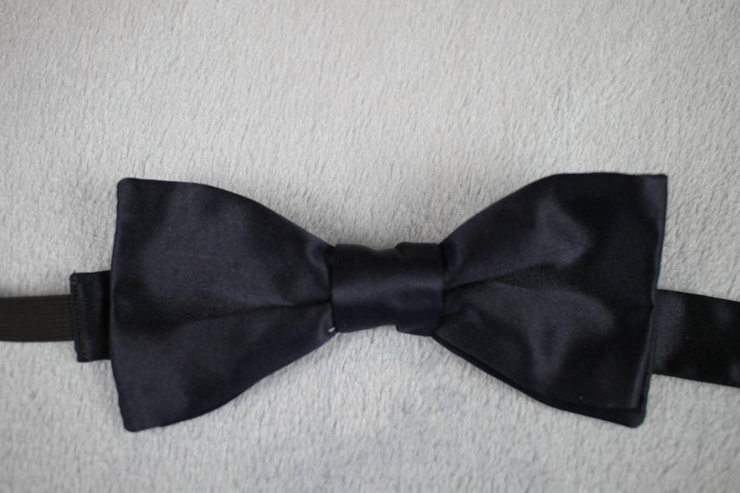 Vintage Reine Seide pre-tied dark blue silk 1970s bow tie adjustable