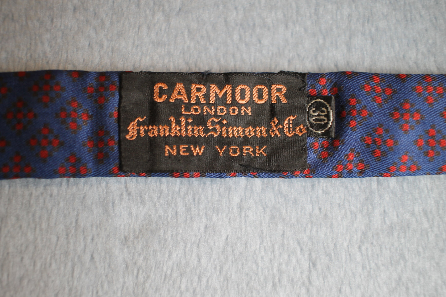 Vintage Carmoor self tie paddle end blue red pattern bow tie