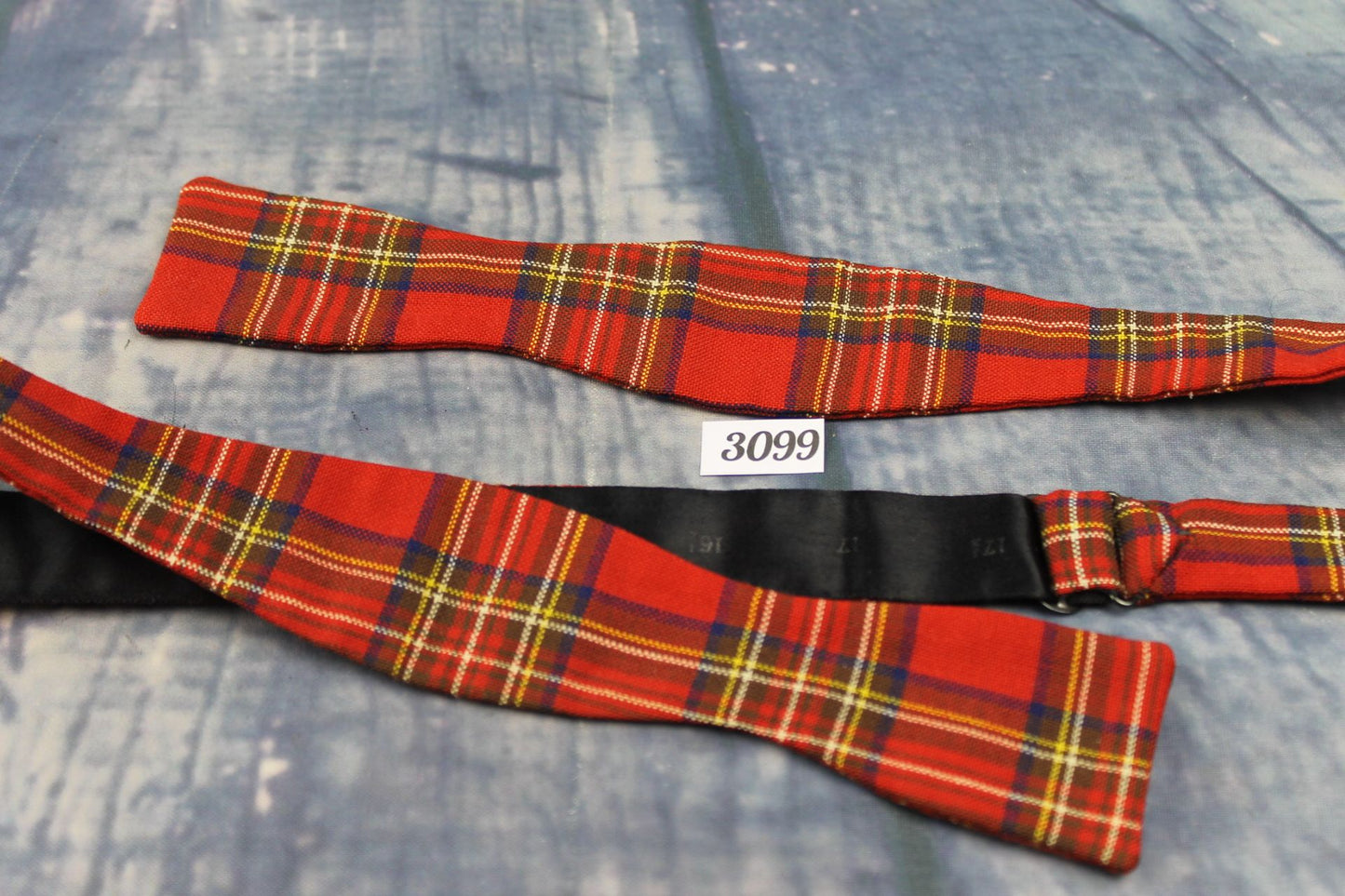 Vintage self tie thistle end red green tartan plaid bow tie