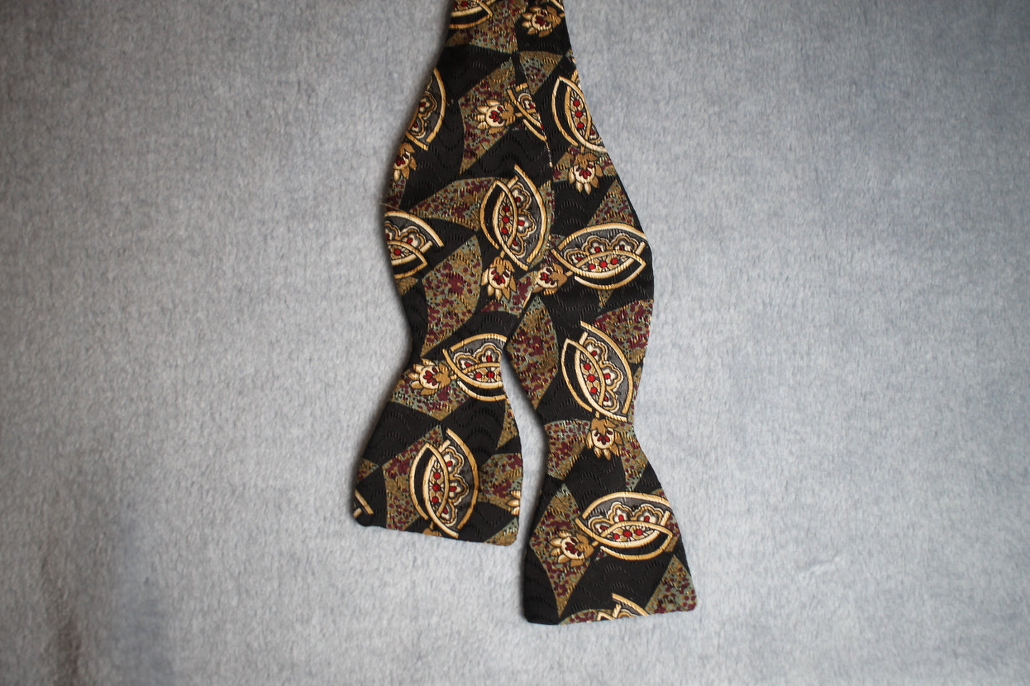 Vintage self tie thistle end all silk black green gold pattern bow tie adjustable
