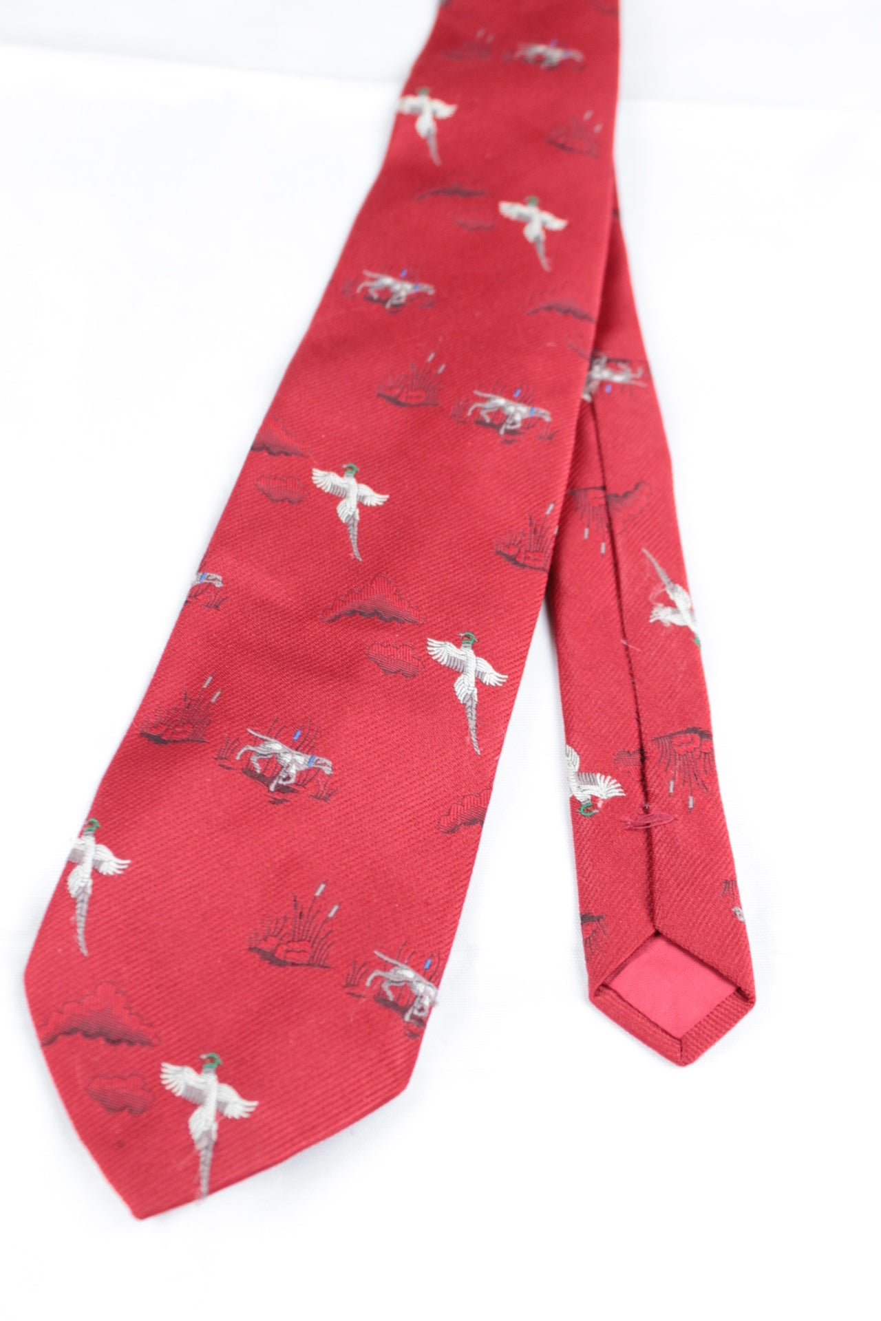 Vintage Enrico Guccini red pheasants pointer dogs tie