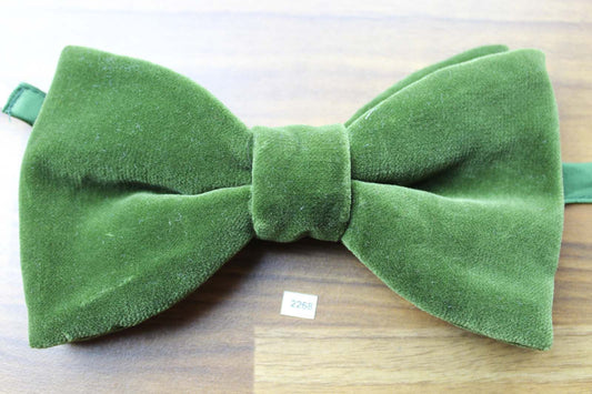 Vintage 1970s Pre Tied Bow Tie Olive Green Velvet Adjustable