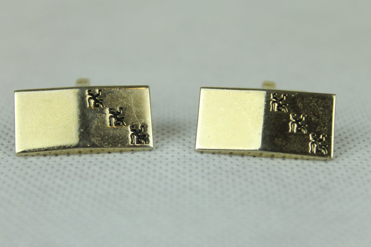 Vintage Gold Metal Oblong Three Lions Cuff Links