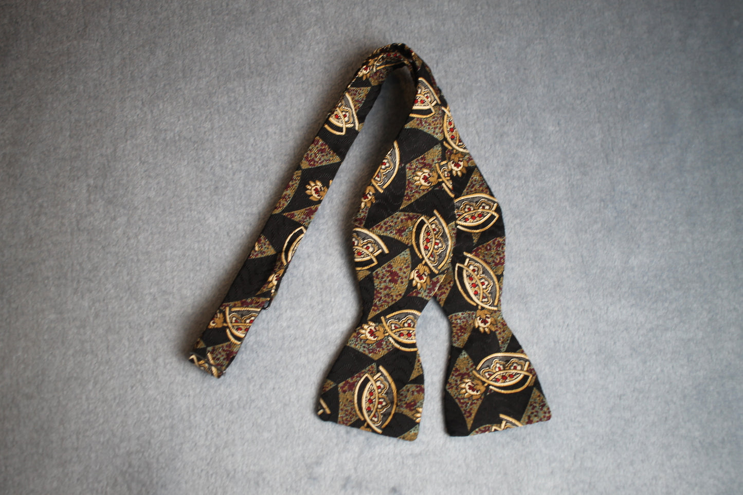 Vintage self tie thistle end all silk black green gold pattern bow tie adjustable