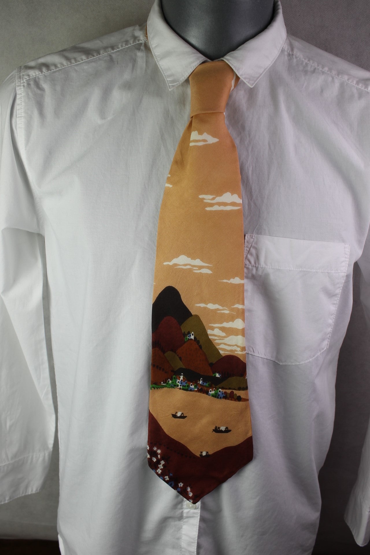Vintage peach mountain sea and sky scene swing tie