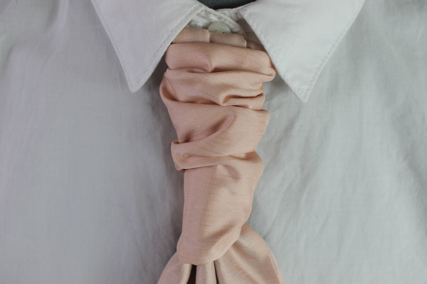 Vintage Jack Reid pre-tied dusky pink wedding cravat adjustable