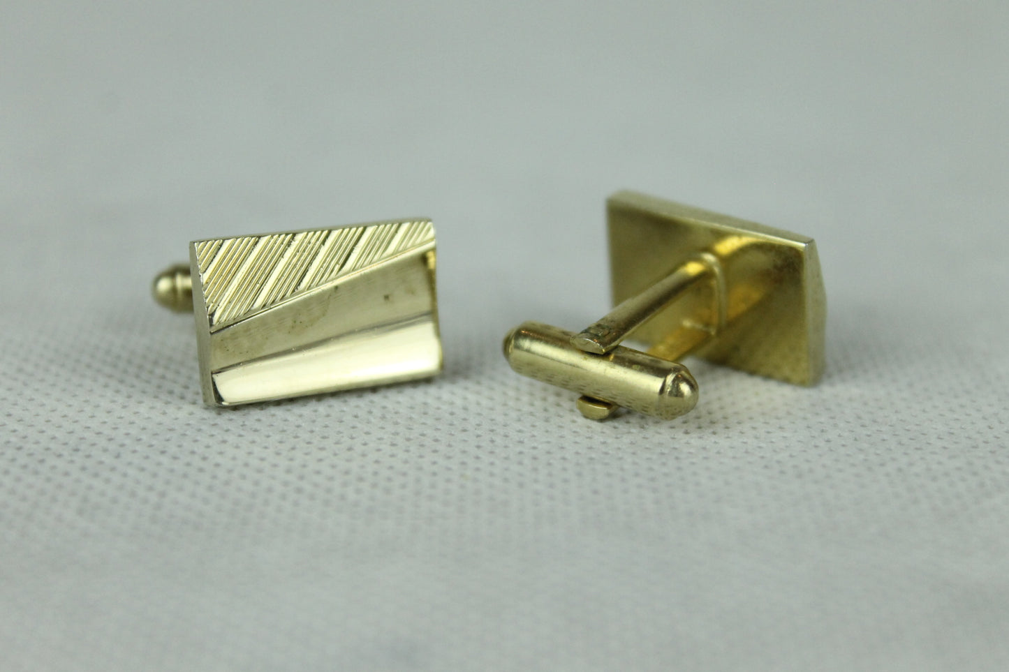 Vintage Gold Oblong Diagonal Stripe Polished Cuff Links