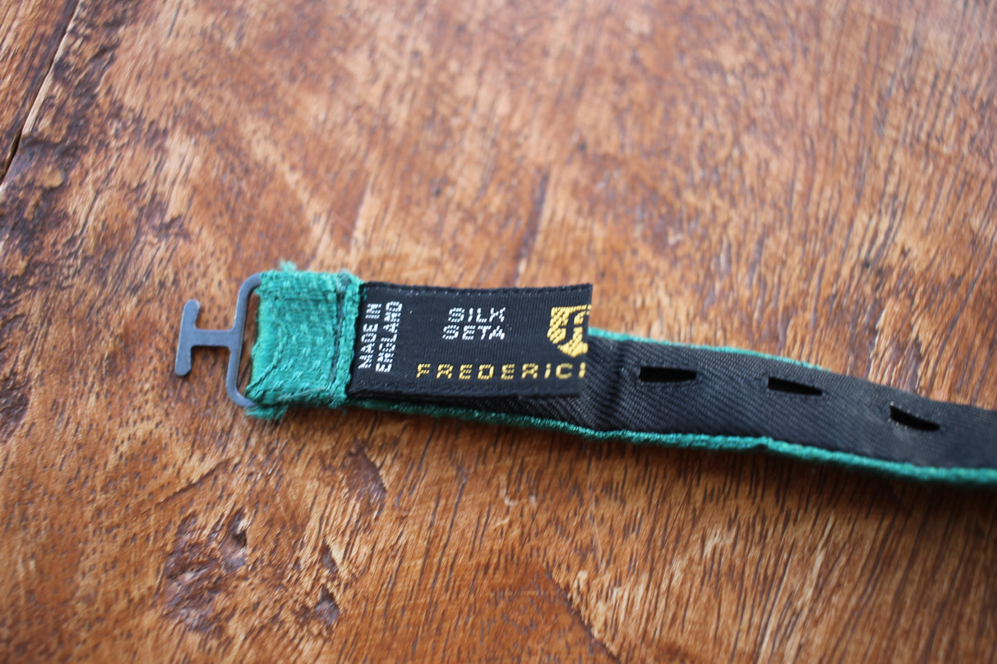 Vintage Frederick Theak pre-tied green jacquard bow tie and handkerchief set adjustable