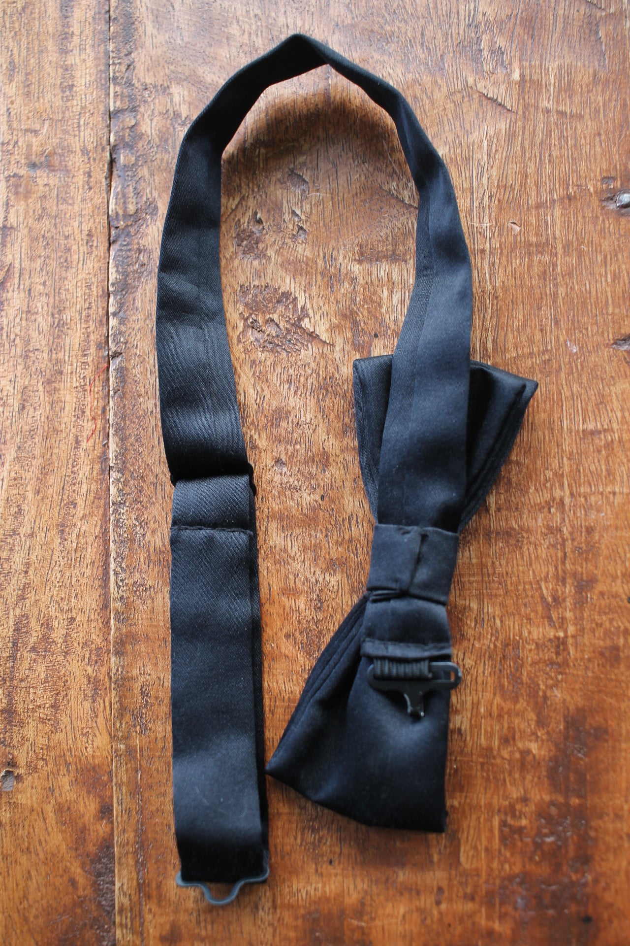 Vintage pre-tied black classic bow tie adjustable