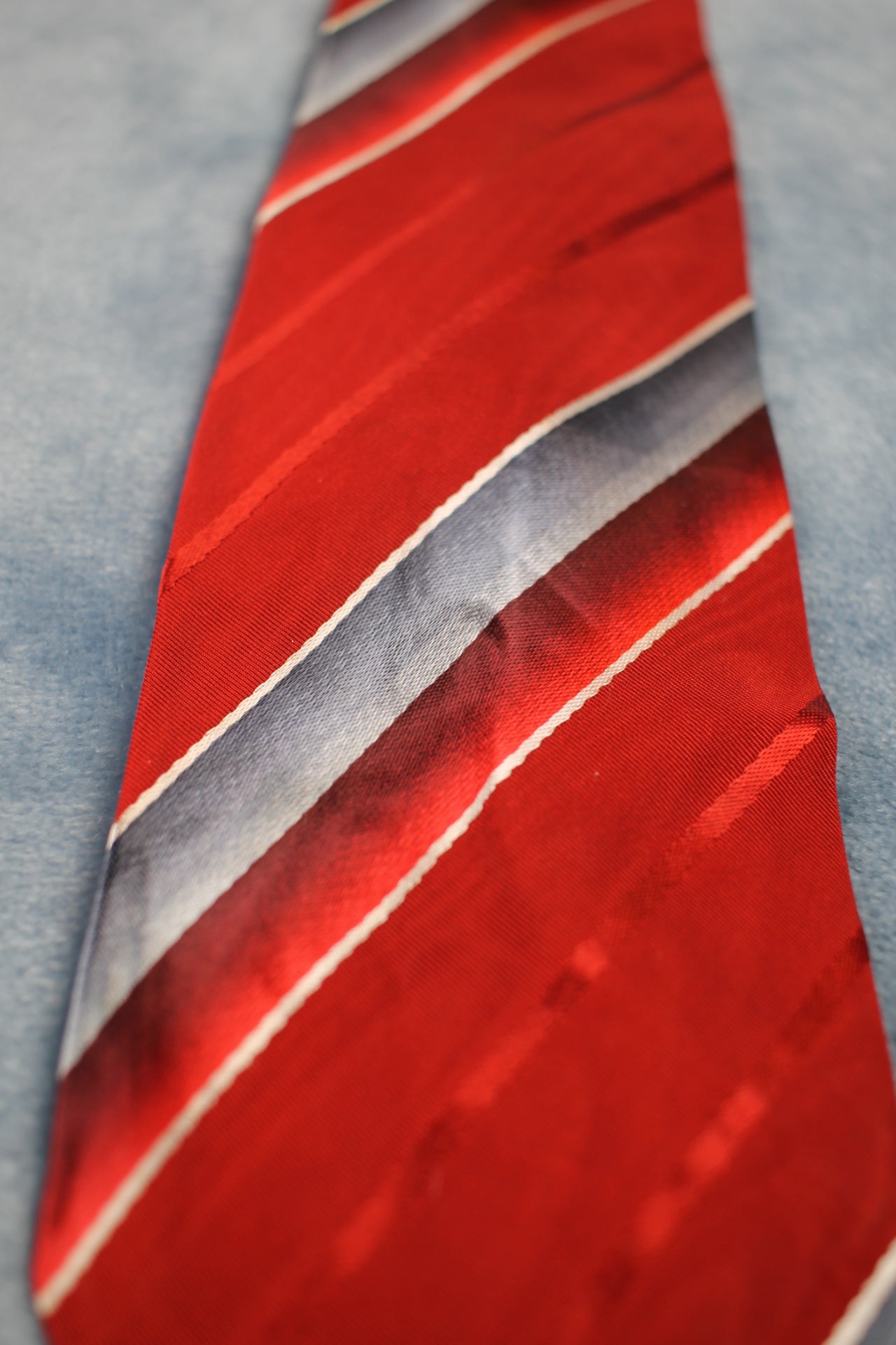 Vintage Red Silver Striped Pattern Swing Tie 1940s/50s